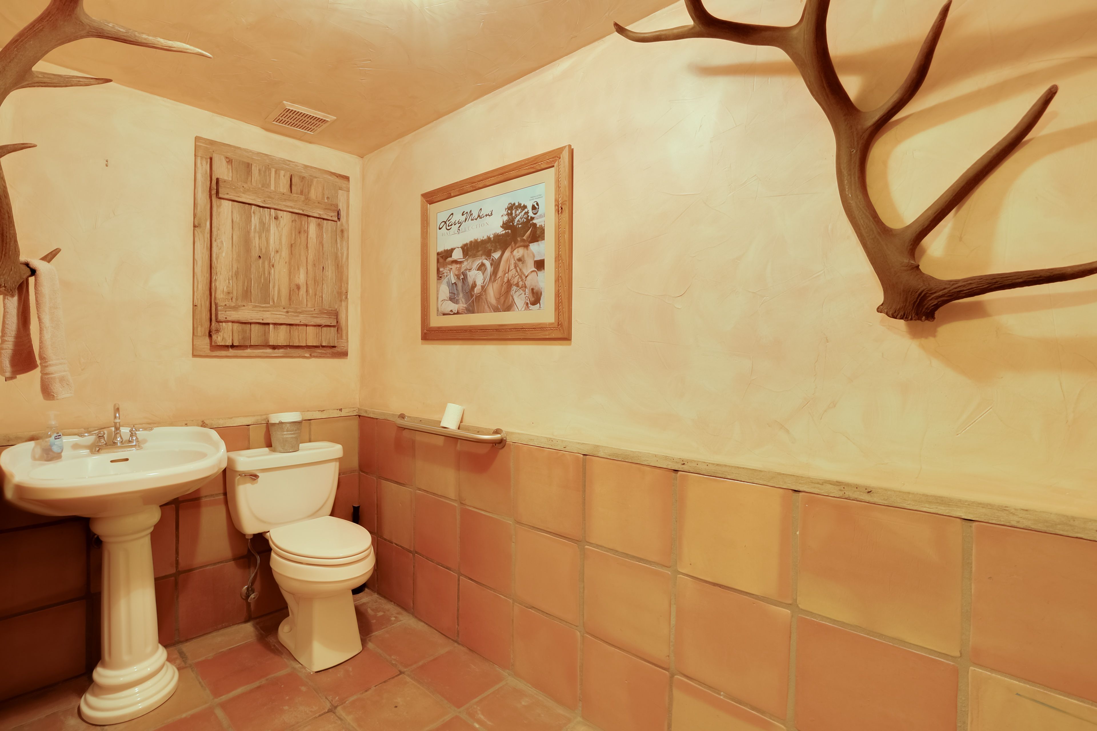 Half Bathroom | 1st Floor