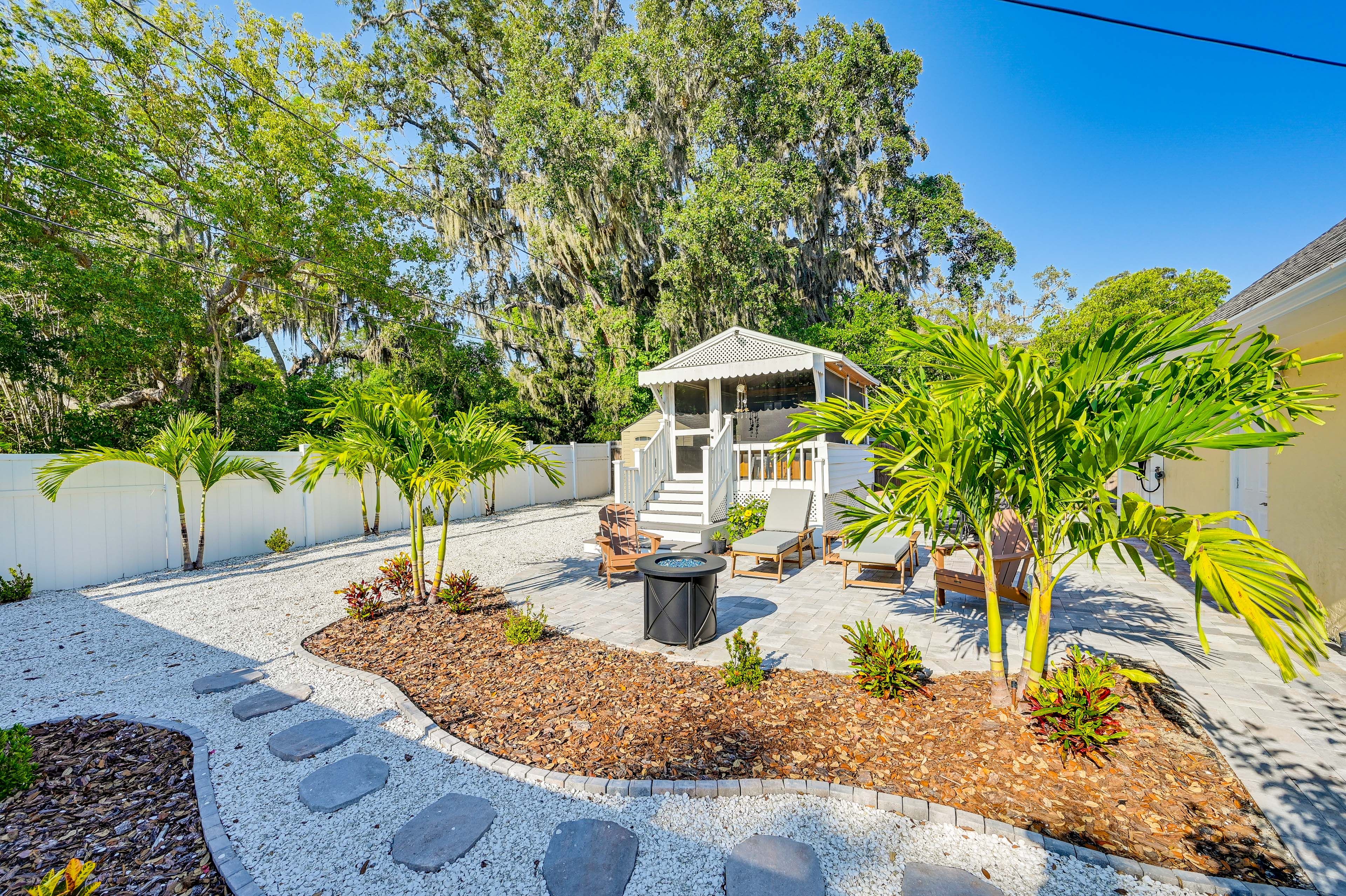 Patio | Outdoor Seating | Fire Table