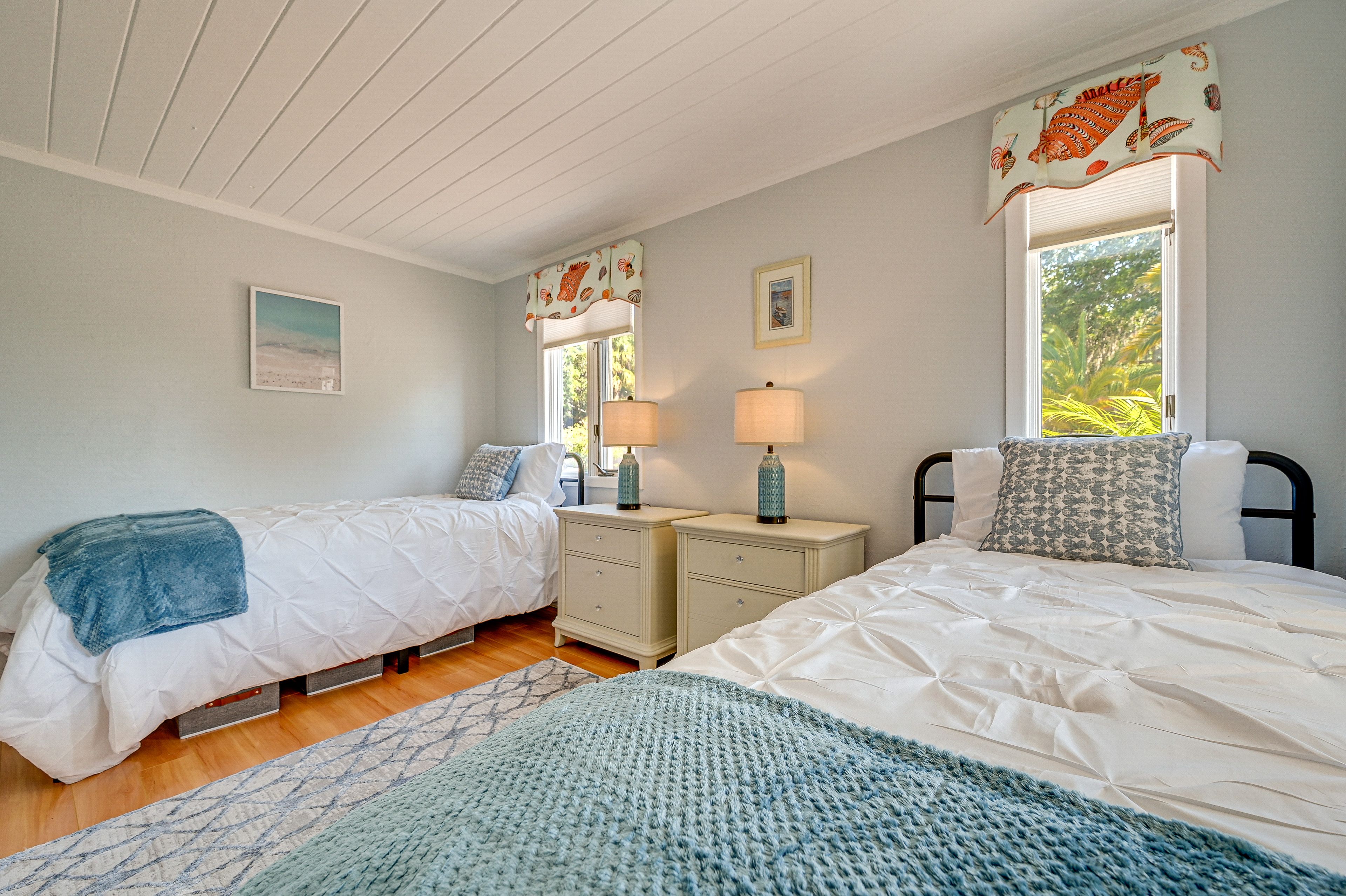 Bedroom 2 | 2 Twin Beds