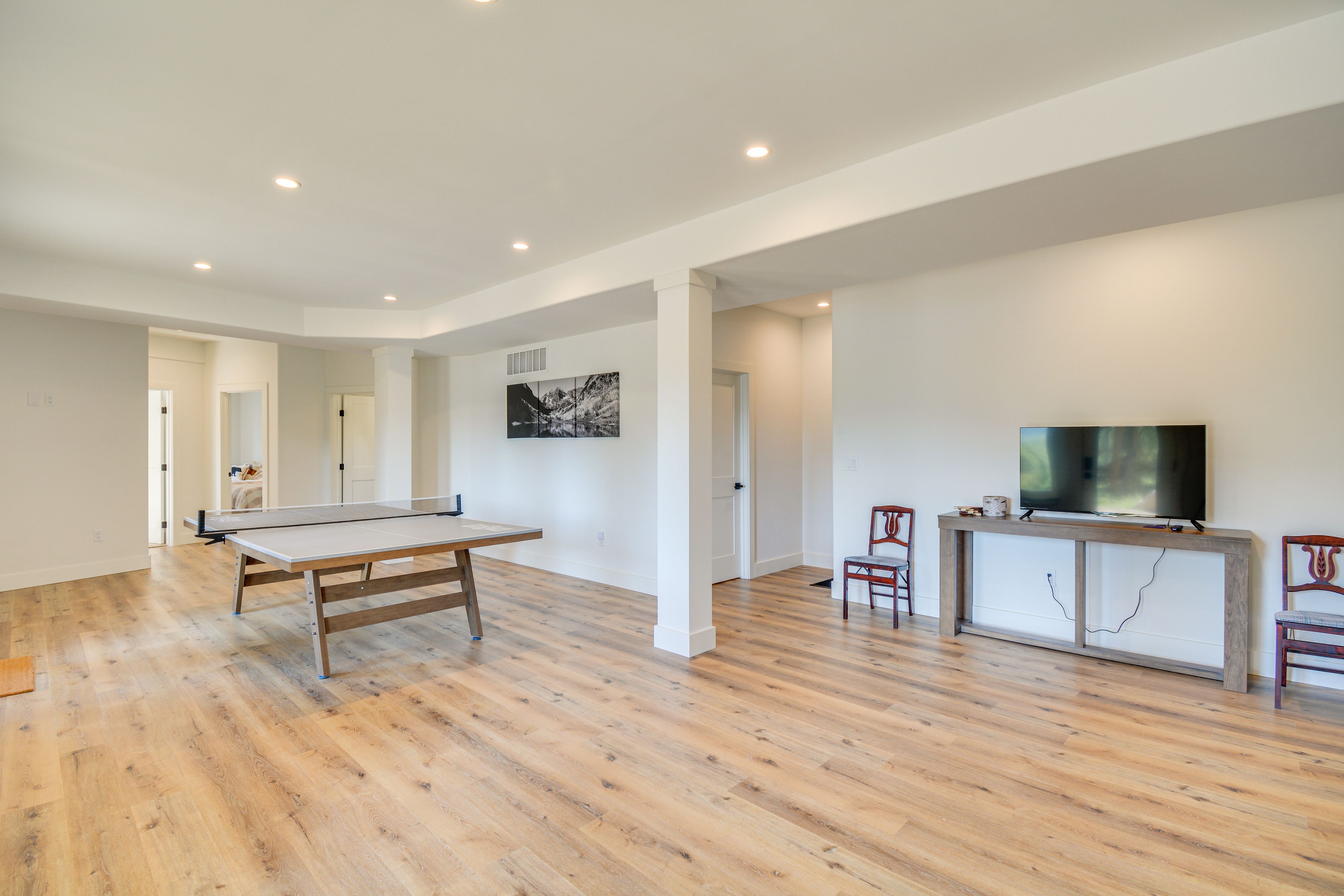Game Room | Smart TV | Ping-Pong Table | Dartboard | Ground Floor