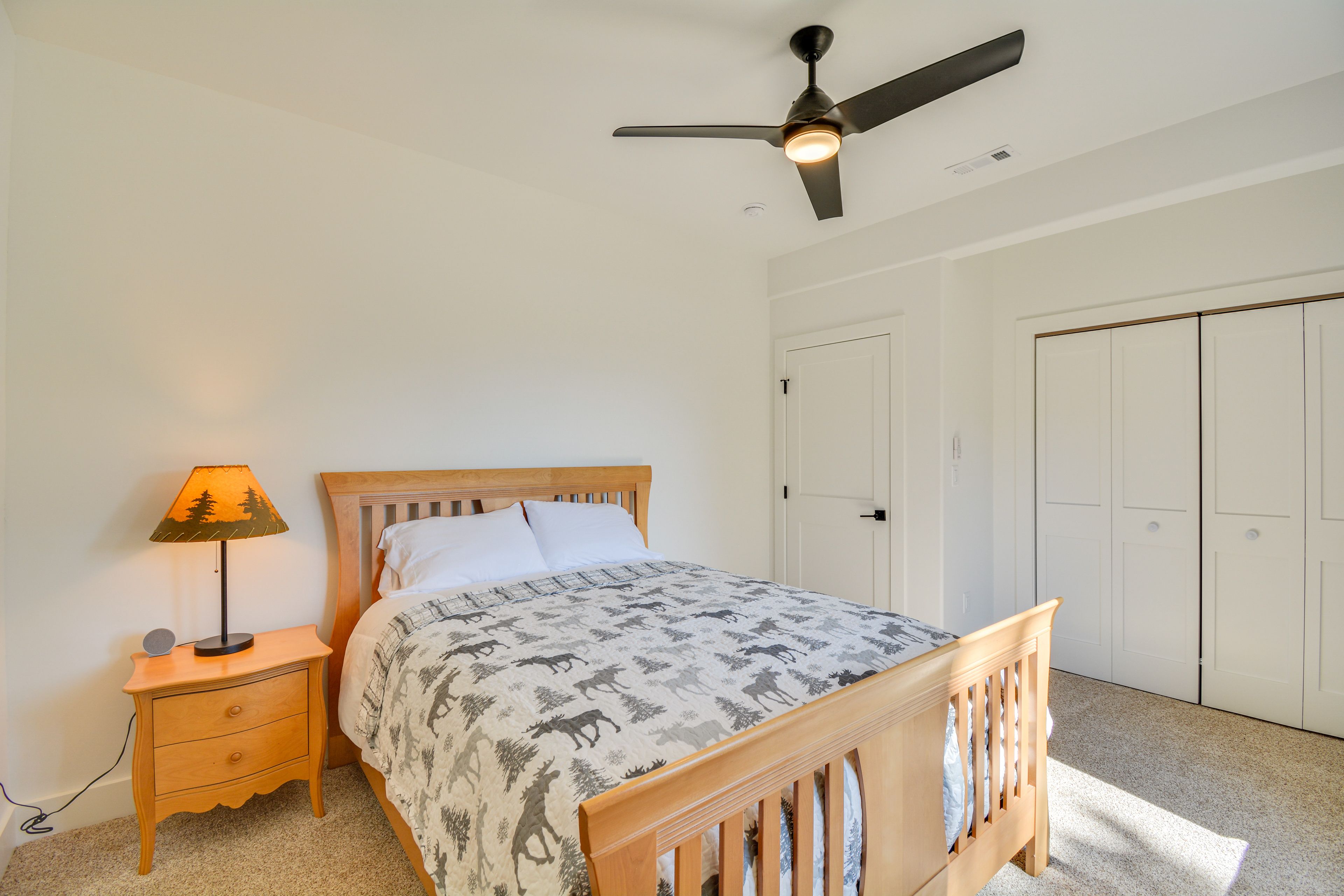 Bedroom 2 | Queen Bed | Upper Floor