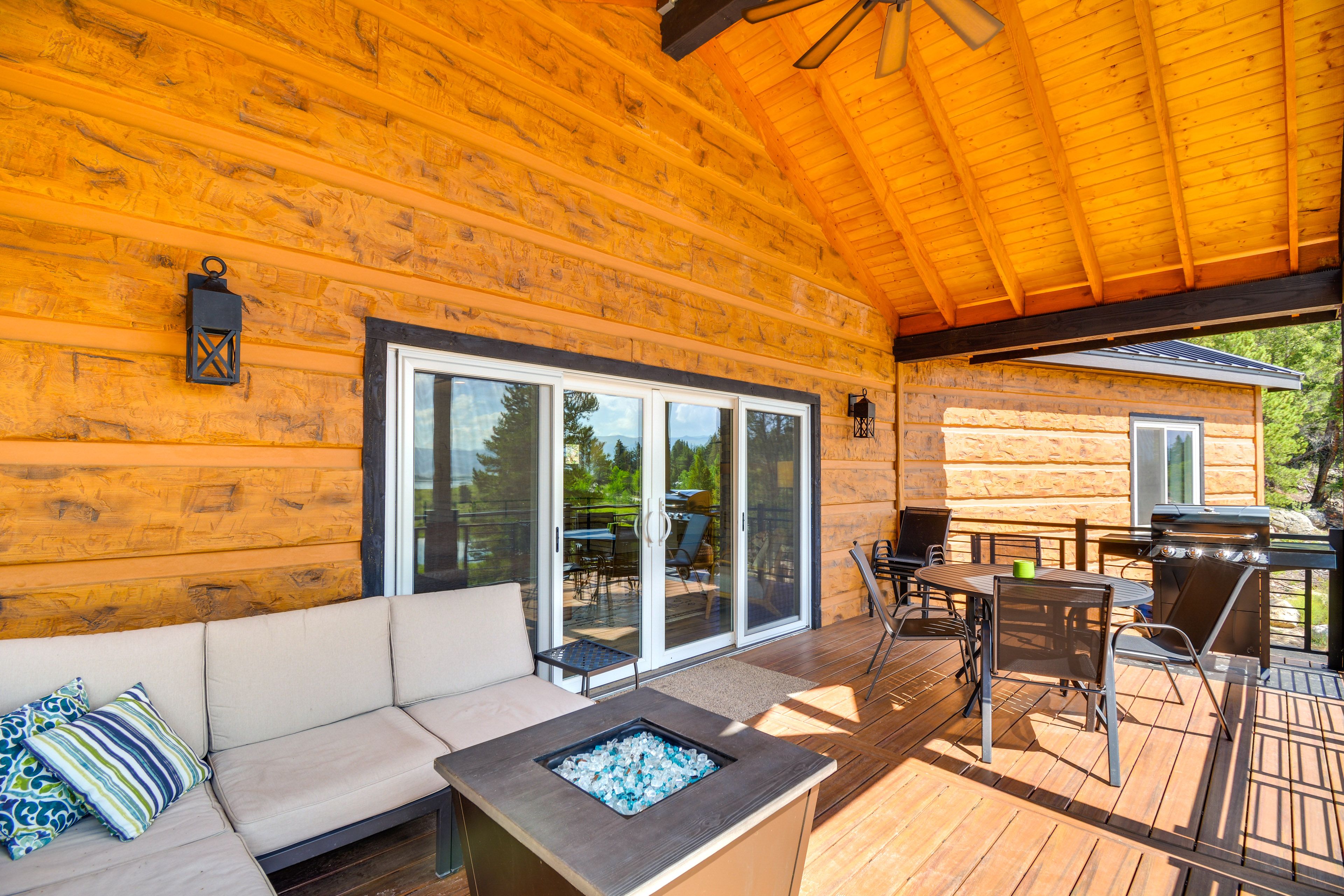 House Exterior | Furnished Deck | Dining Area | Gas Grill | Gas Fire Pit