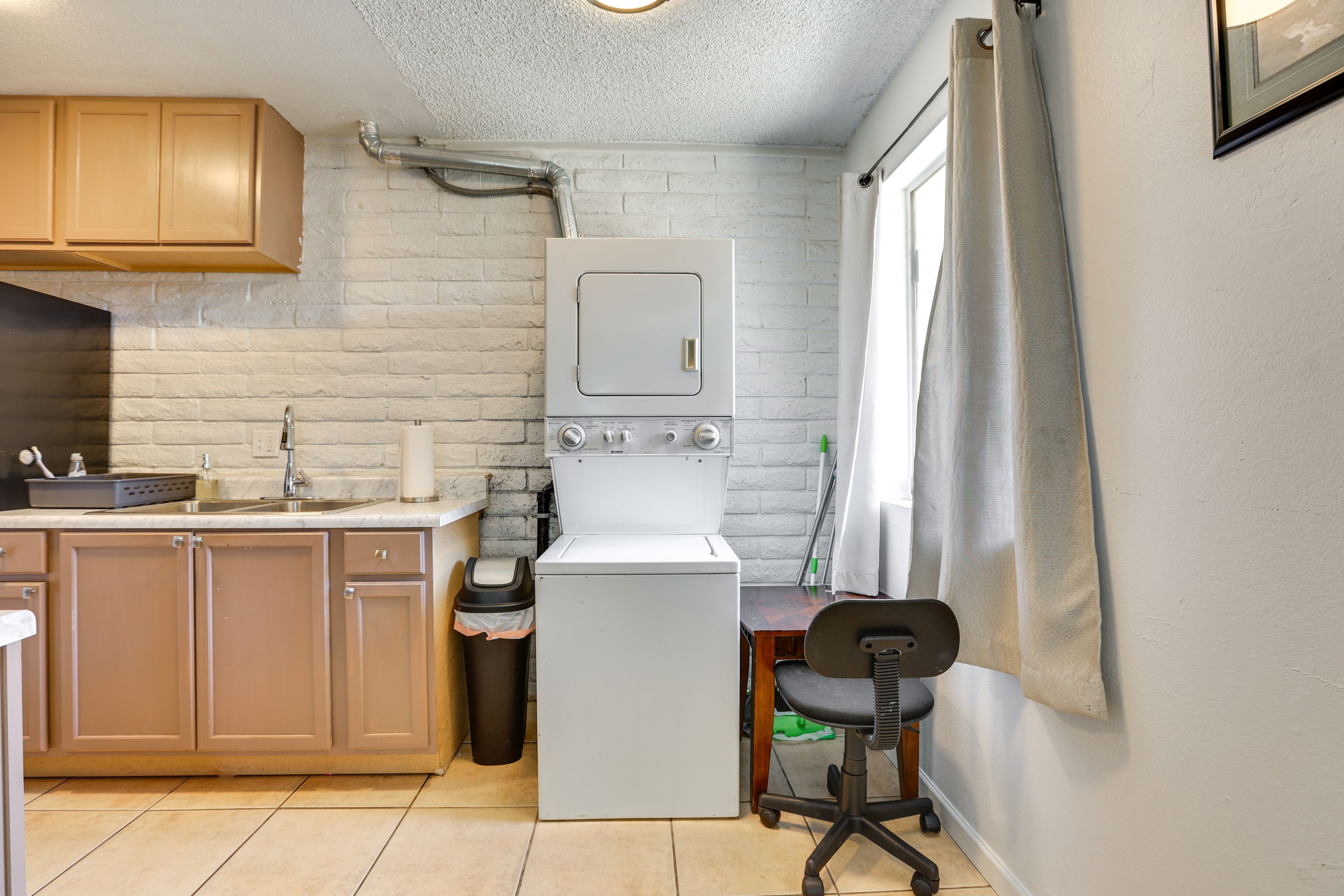 Kitchen | Trash Bags/Paper Towels