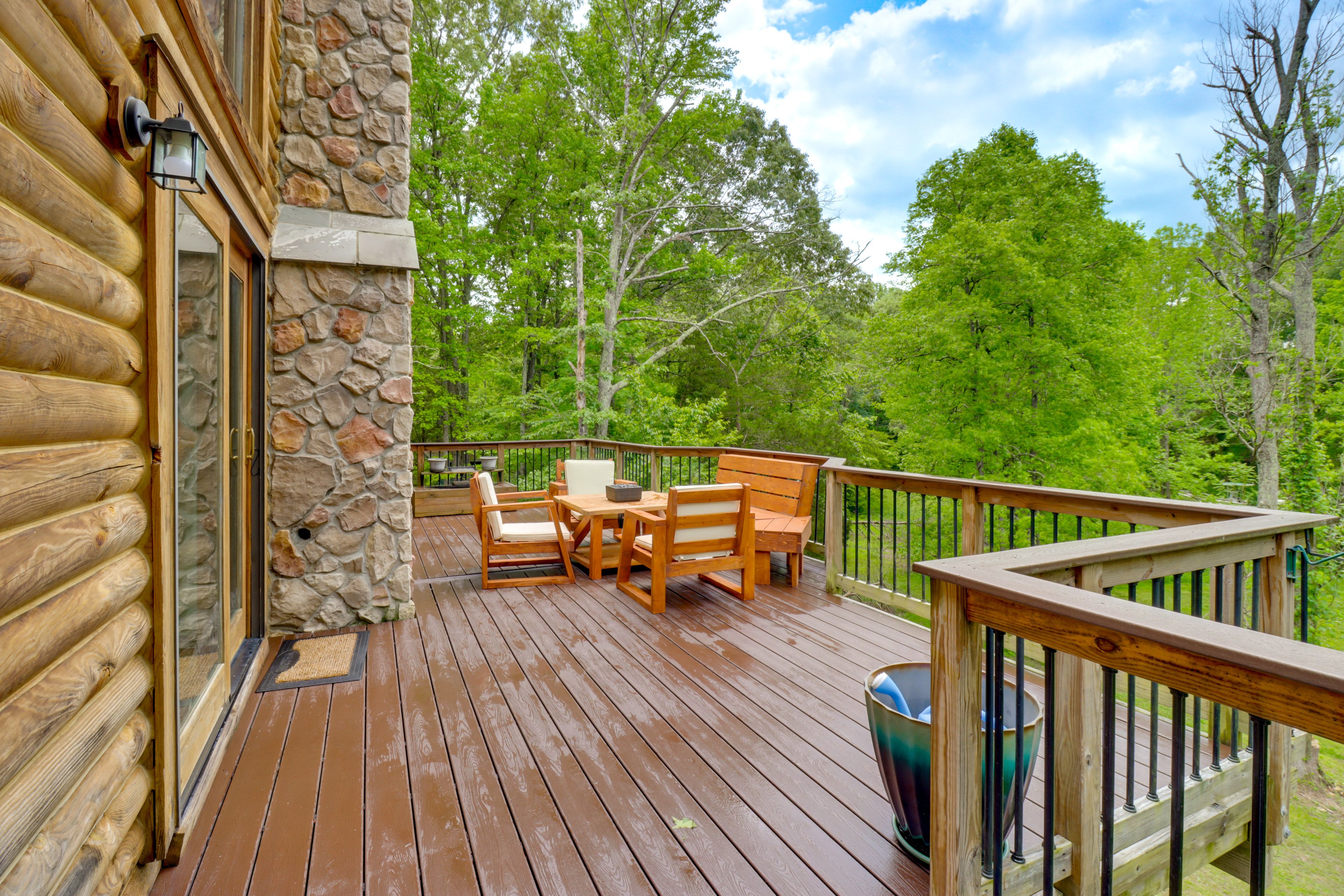 Deck | Charcoal/Gas Grills | Lounge Seating