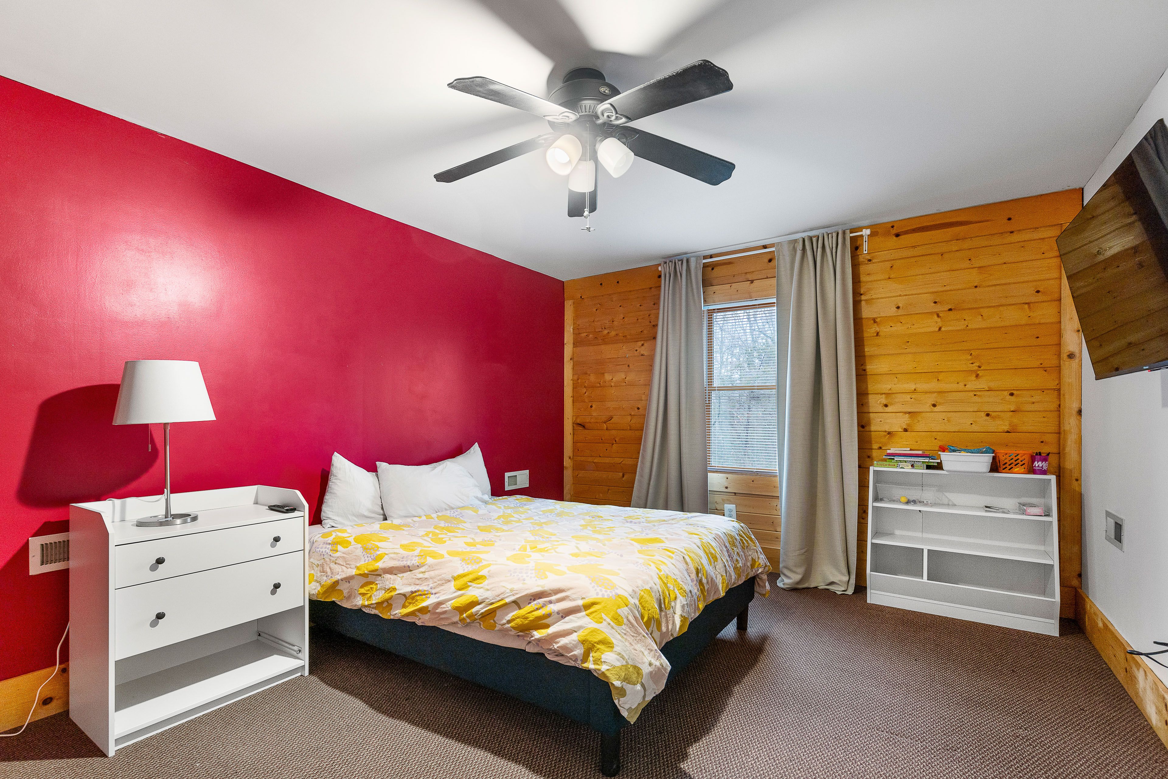 Bedroom 1 | Queen Bed | 3rd Floor