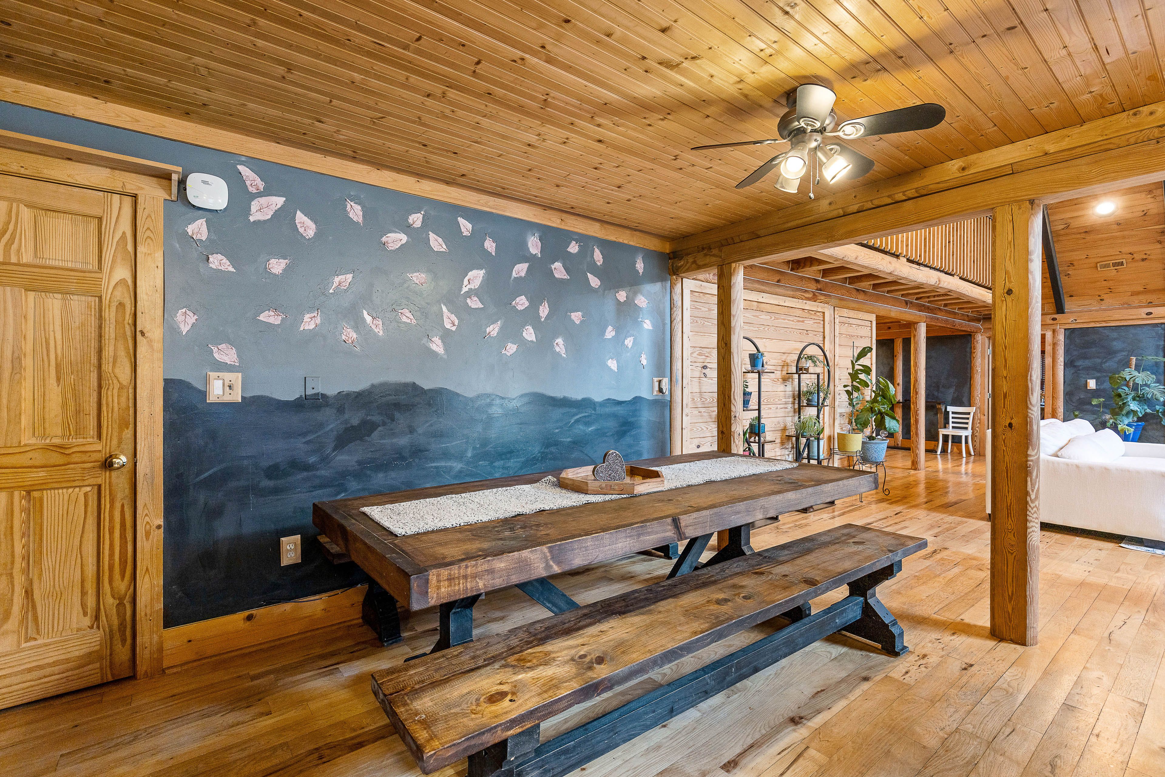 Dining Area | Dishware/Flatware Provided | 2nd Floor