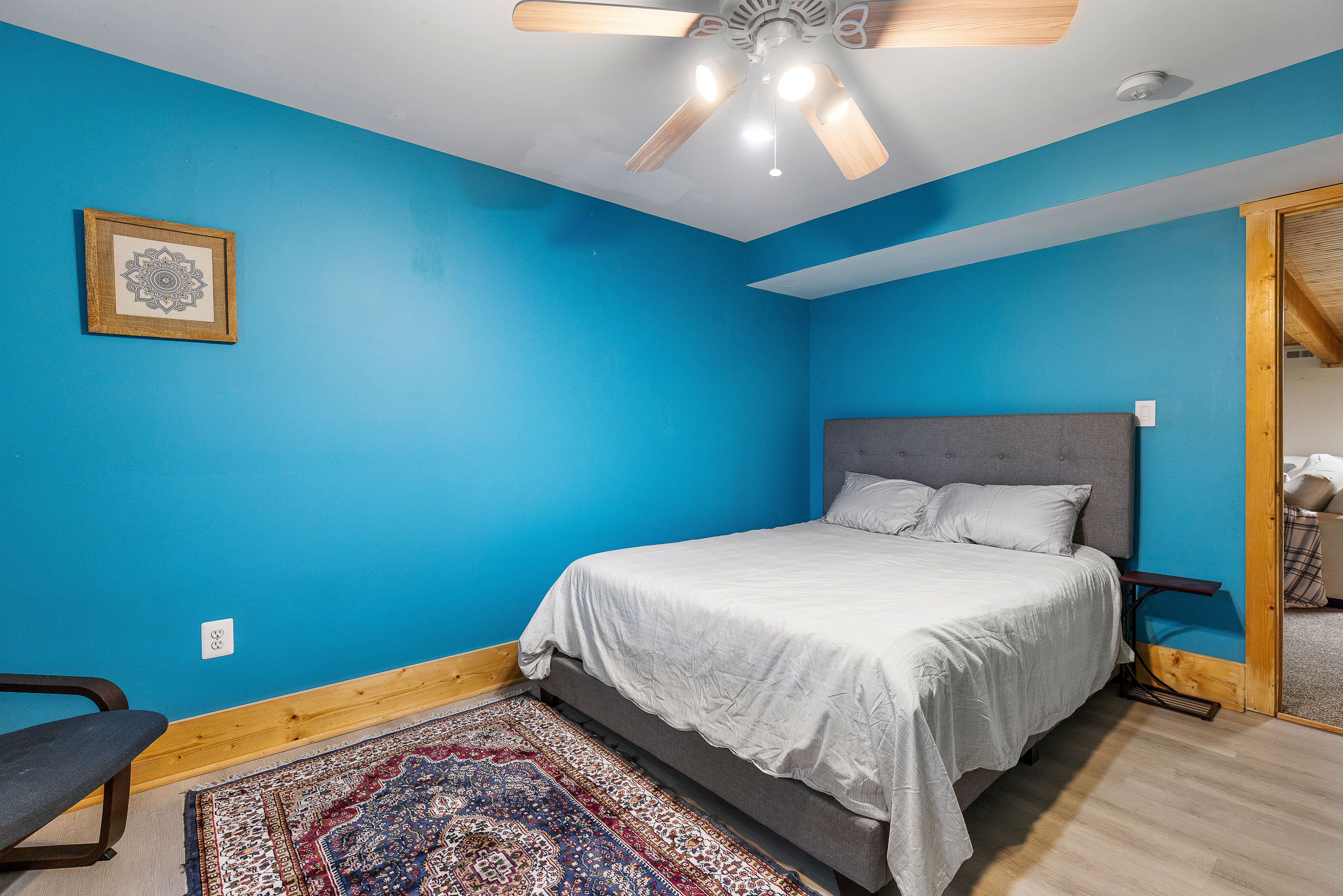 Bedroom 5 | Queen Bed | 1st Floor