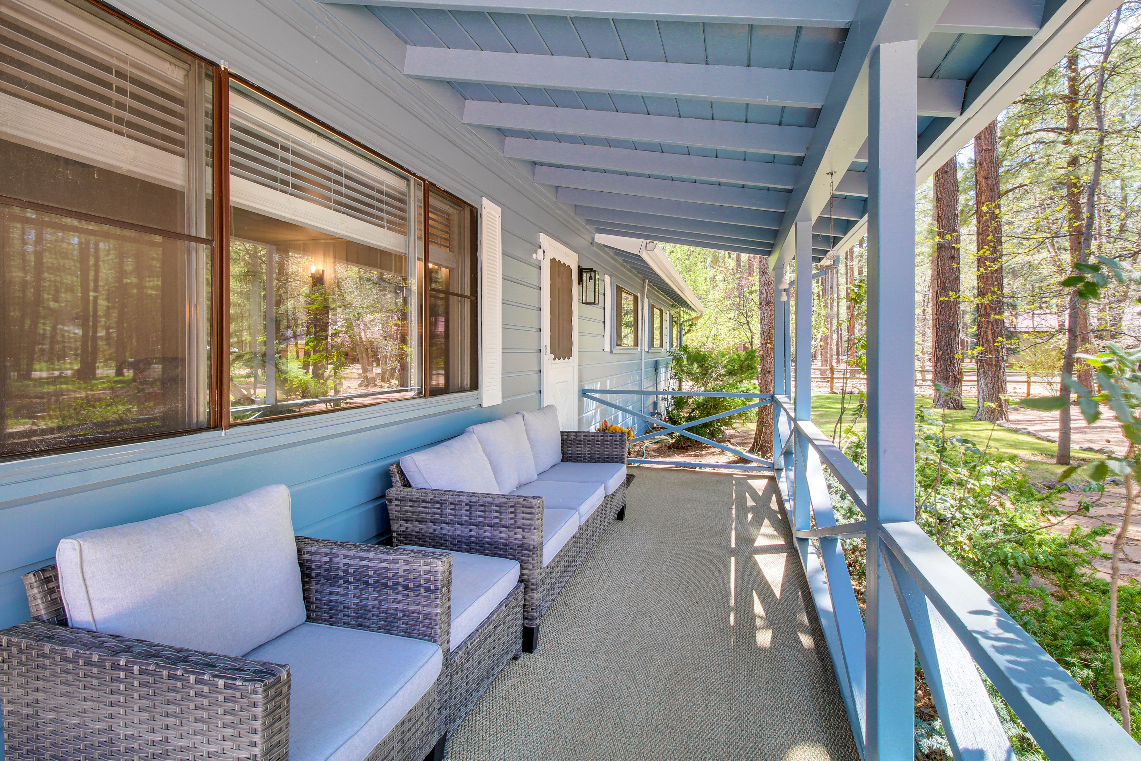 Front Deck | Lounge Seating