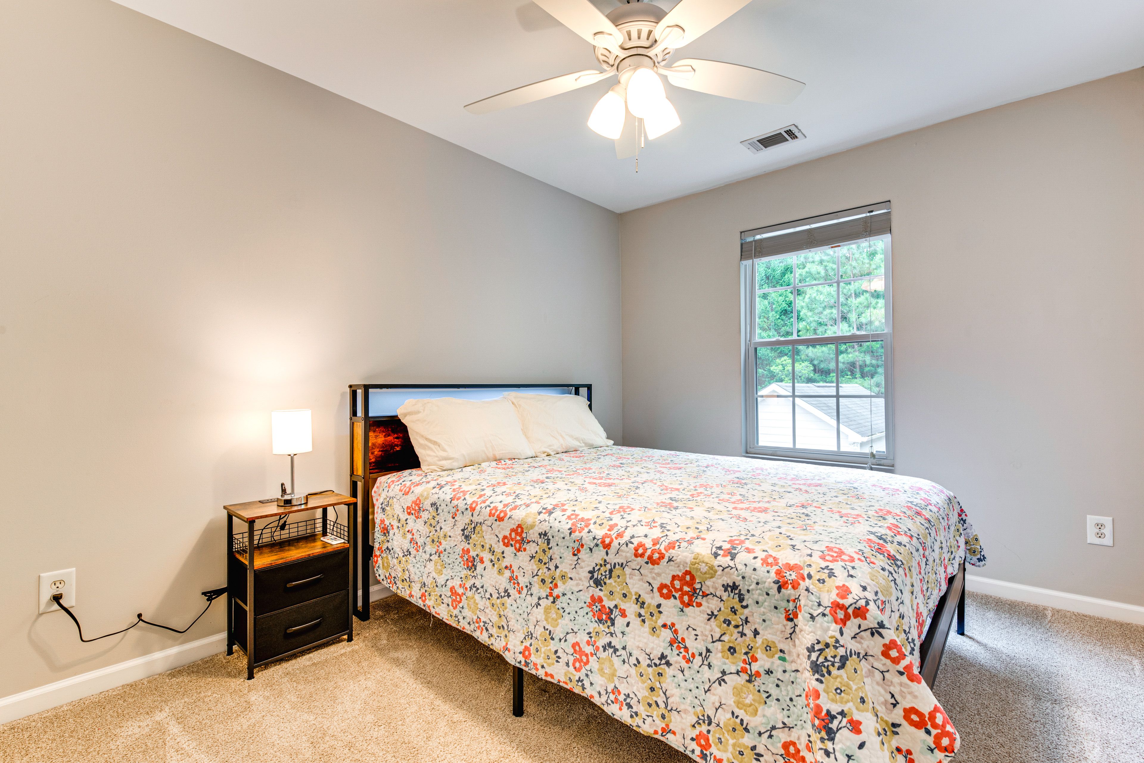 Bedroom 2 | Queen Bed | 2nd Floor | Hangers
