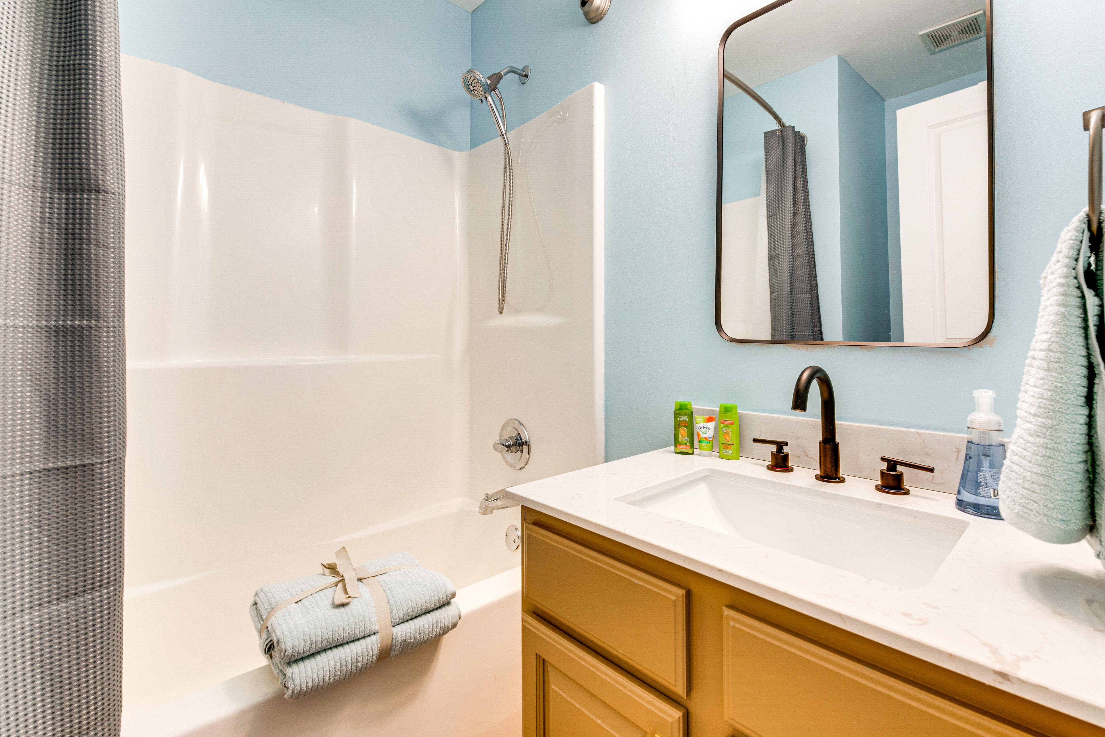 Full Bathroom | 2nd Floor | Hair Dryer