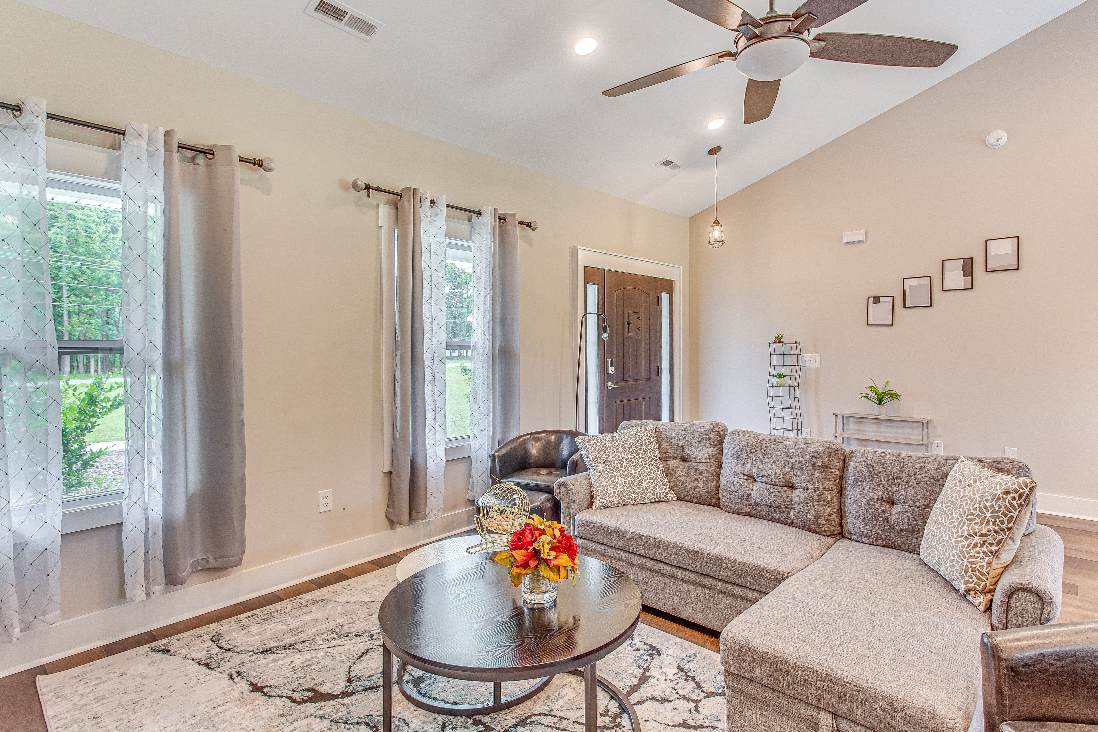 Living Room | Smart TV