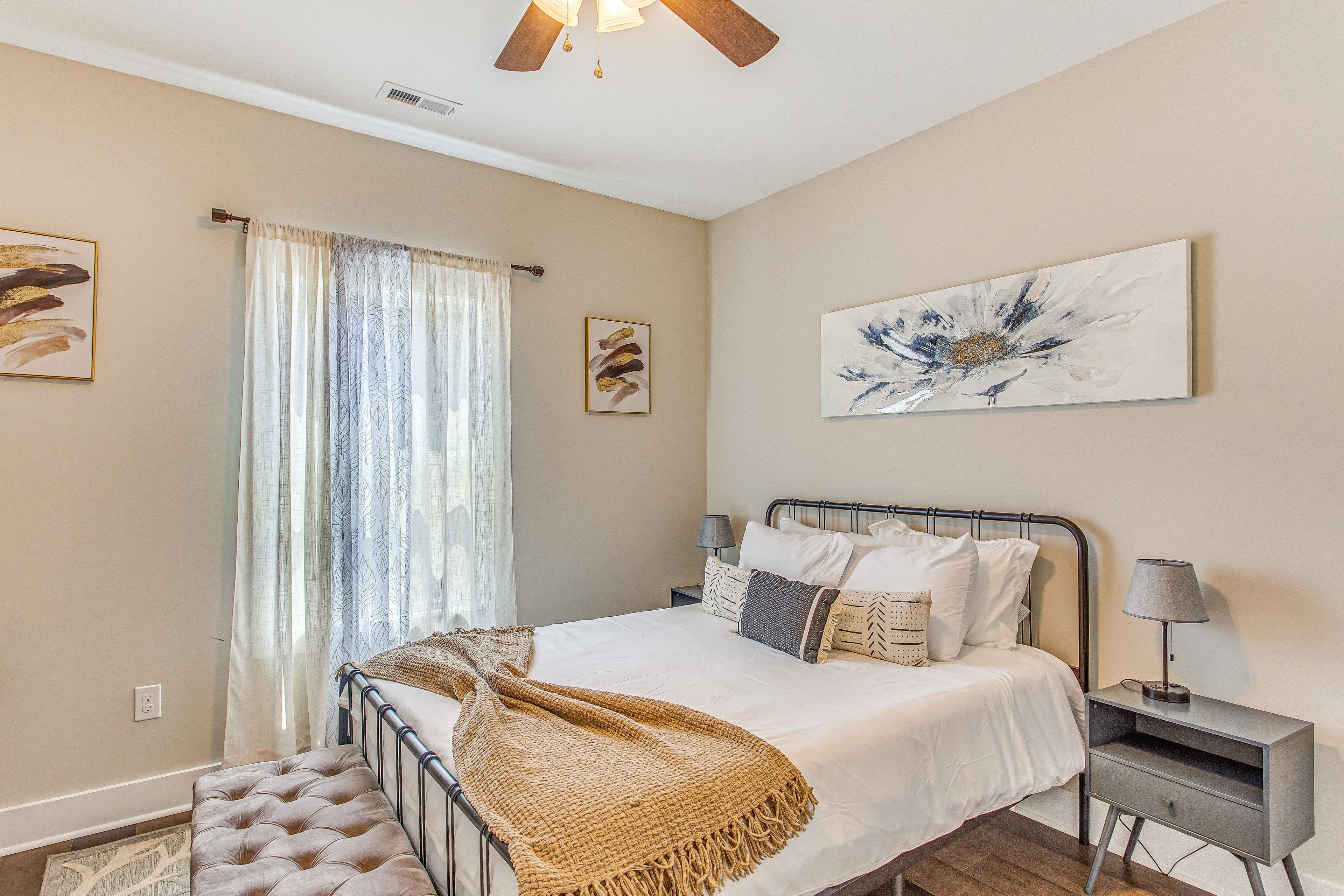 Bedroom 2 | Queen Bed