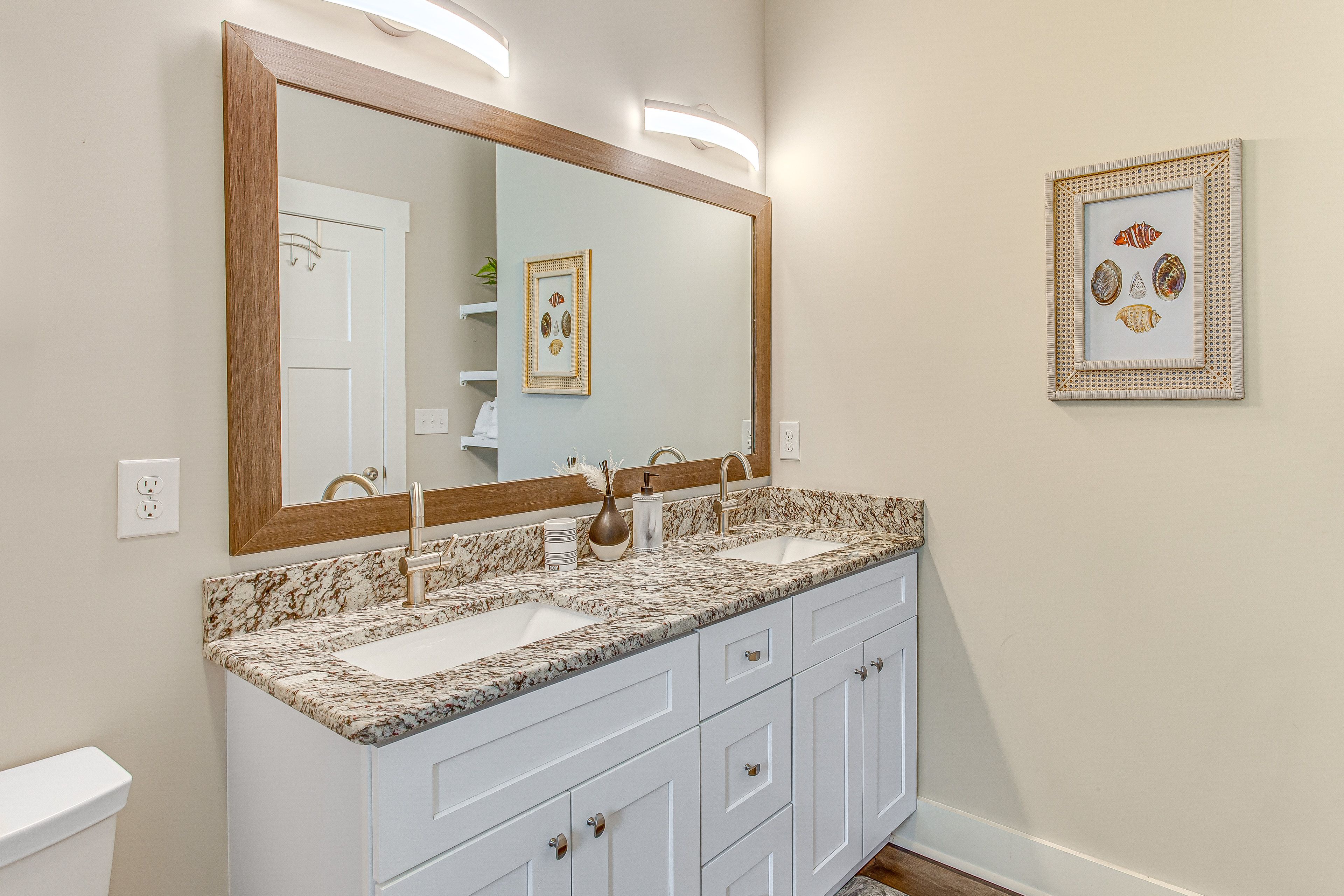 En-Suite Bathroom | Towels Provided | Complimentary Toiletries