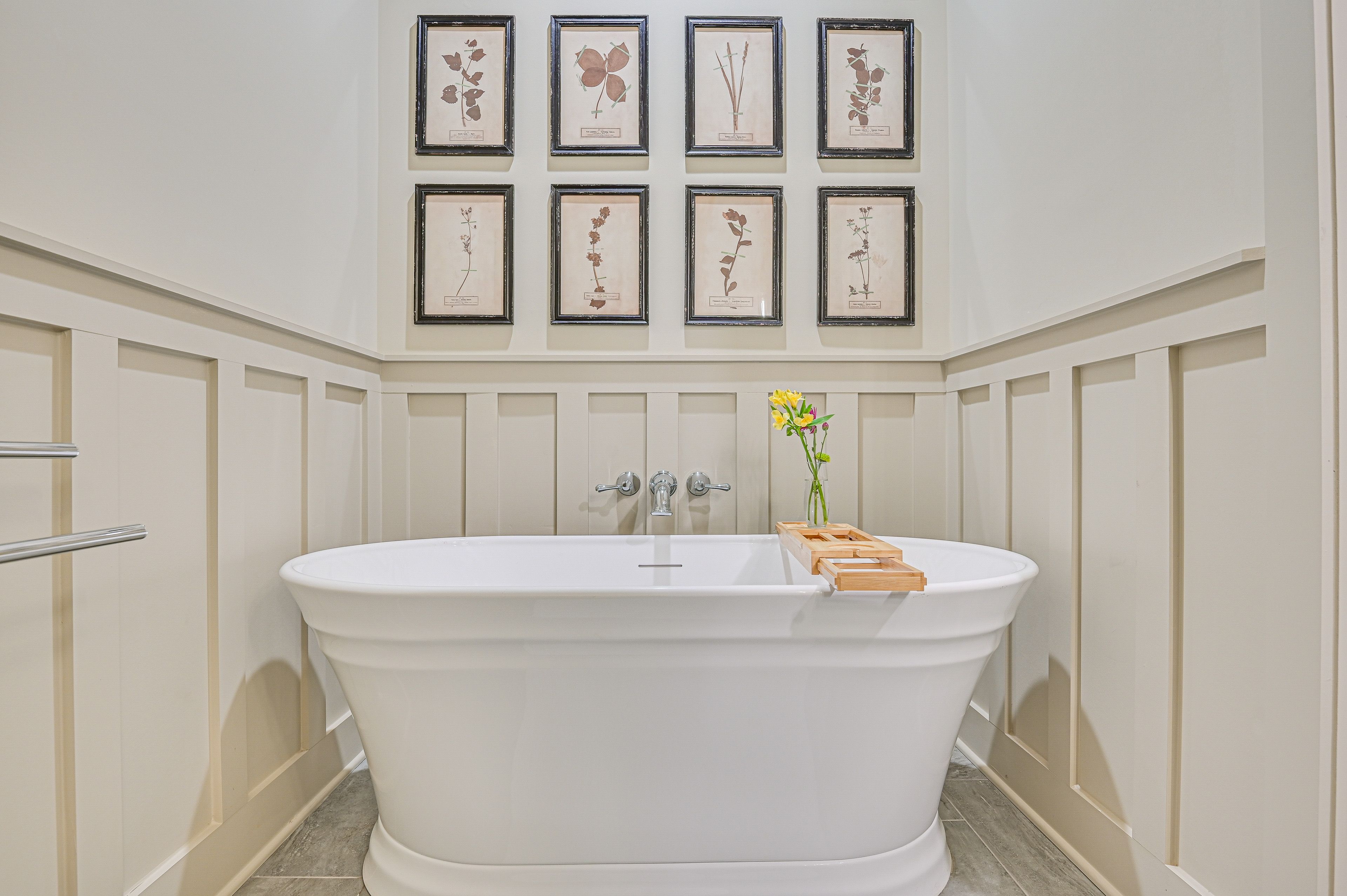 Full Bathroom | 2nd Floor