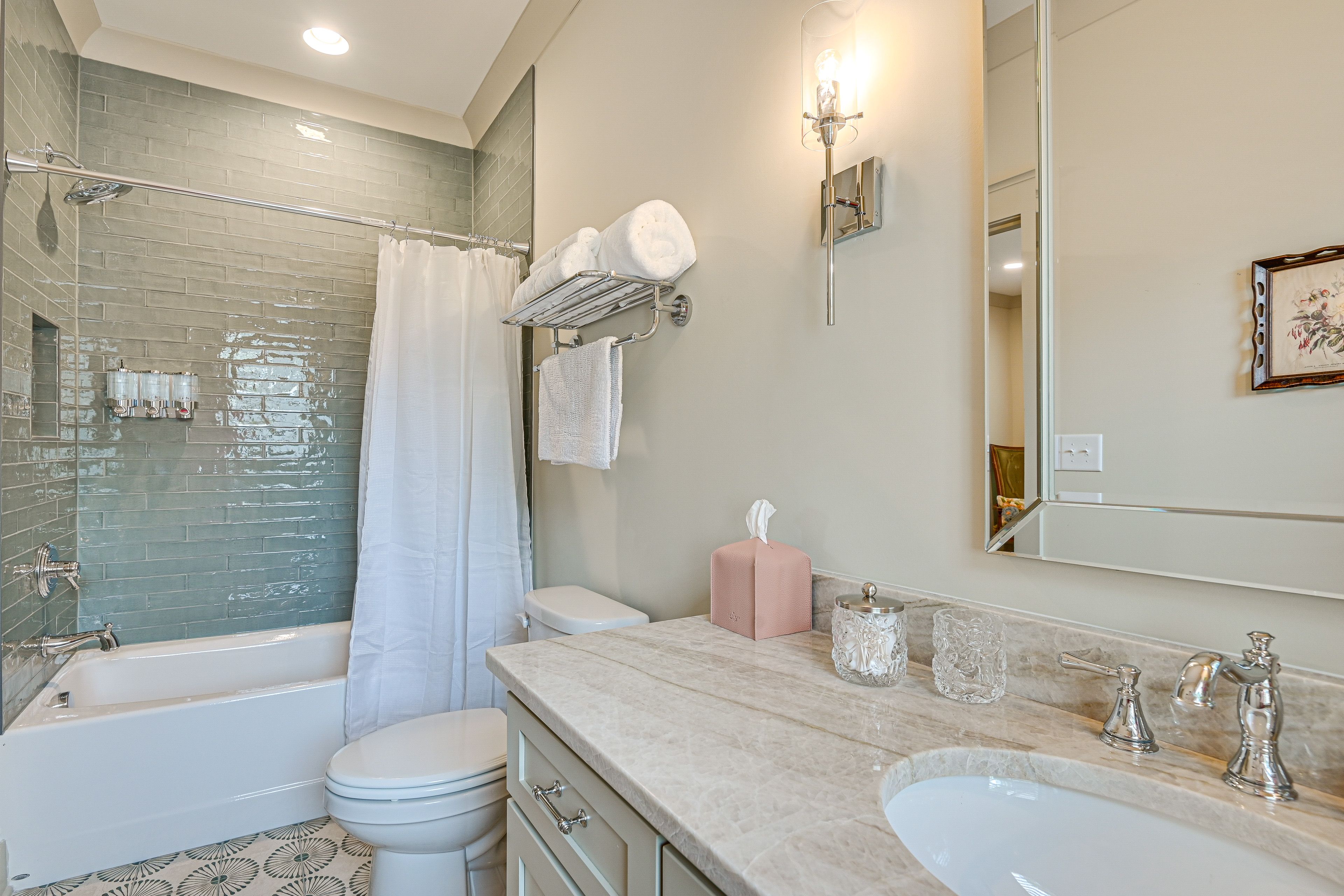 Full Bathroom | 2nd Floor