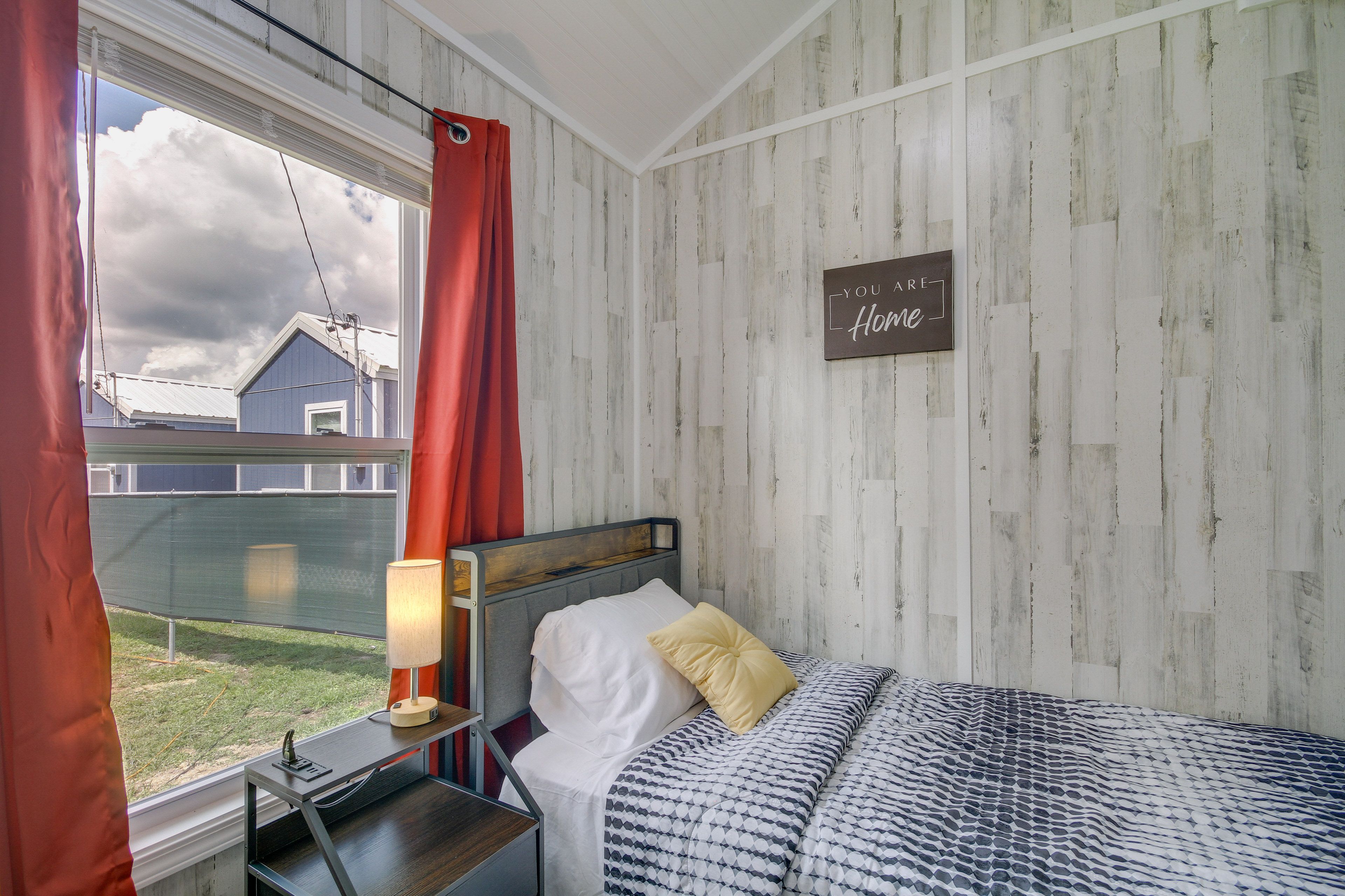 Bedroom 2 | Twin Bed
