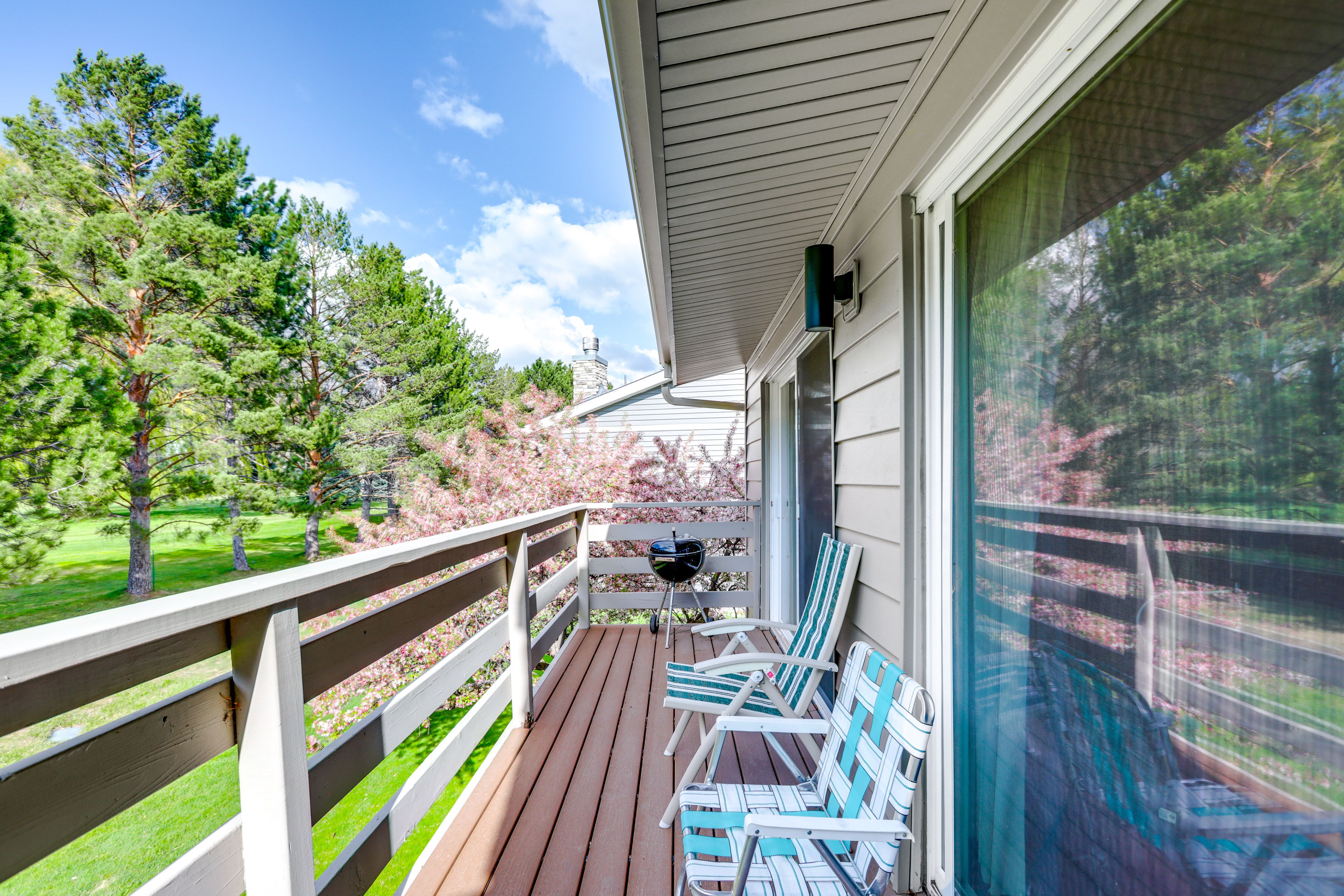 Private Balcony | Charcoal Grill | Golf Course View