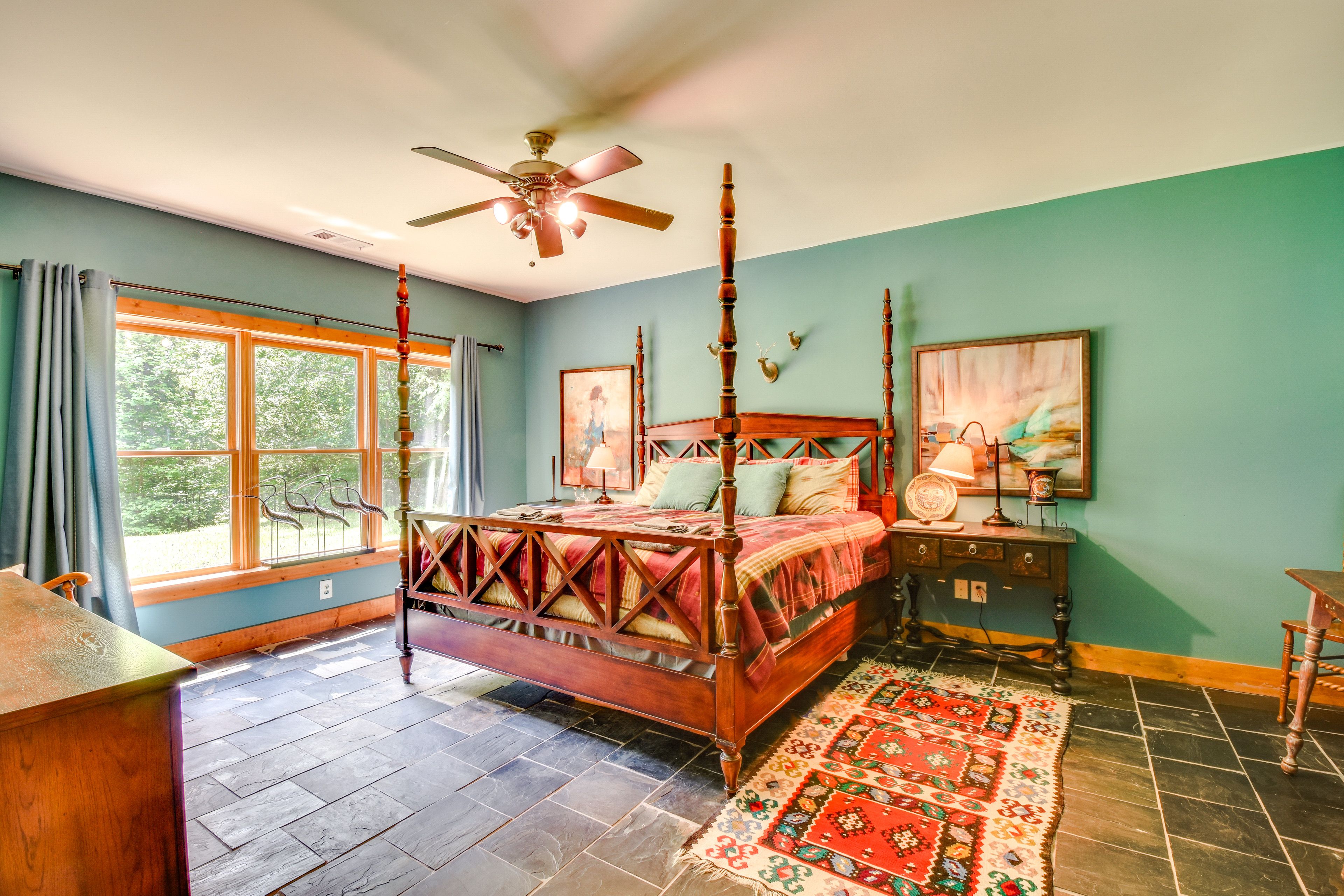 Bedroom 3 | Basement | King Bed | Smart TV | En-Suite Bathroom