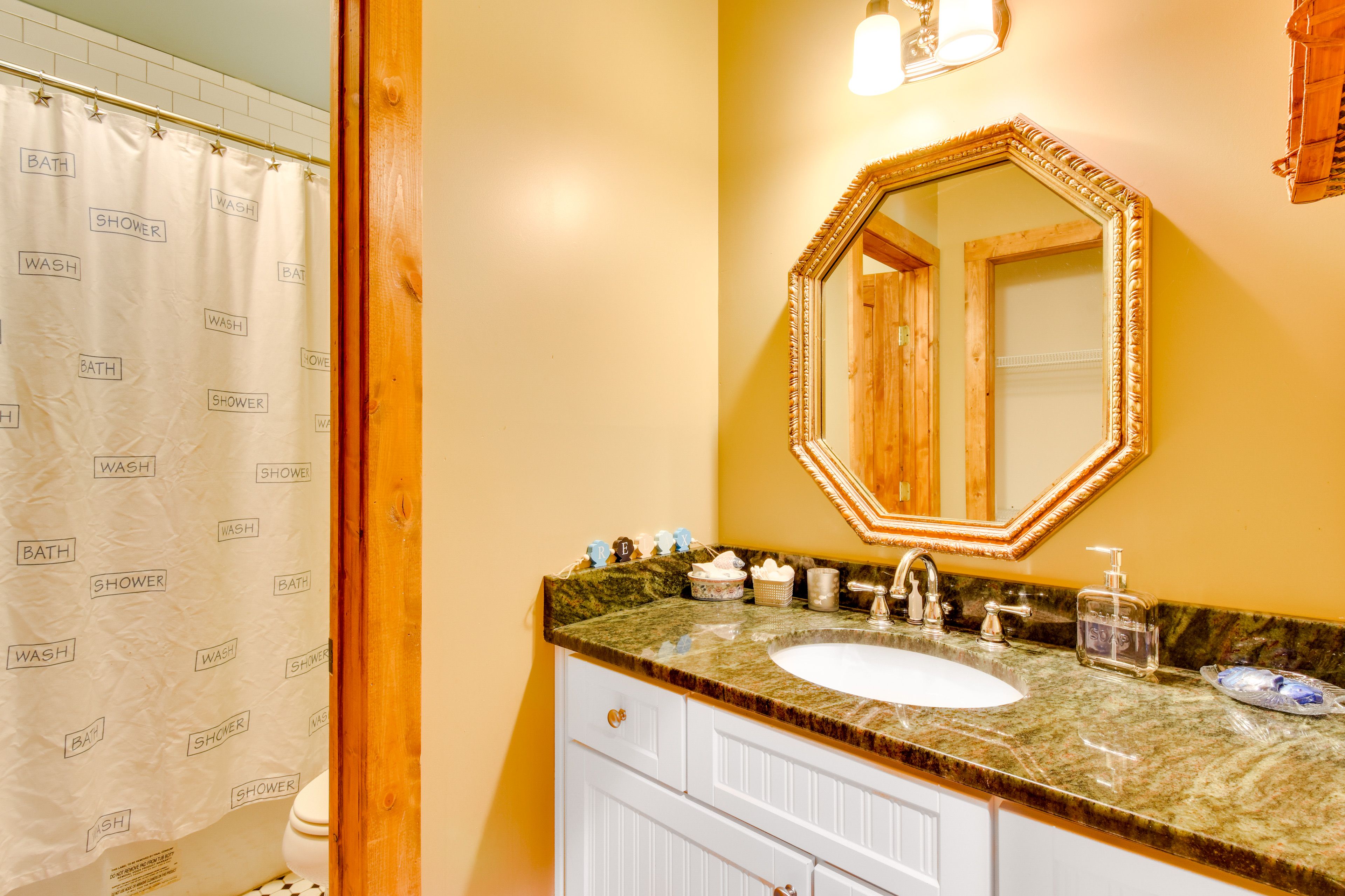 Full Bathroom | Basement | Shower/Tub Combo