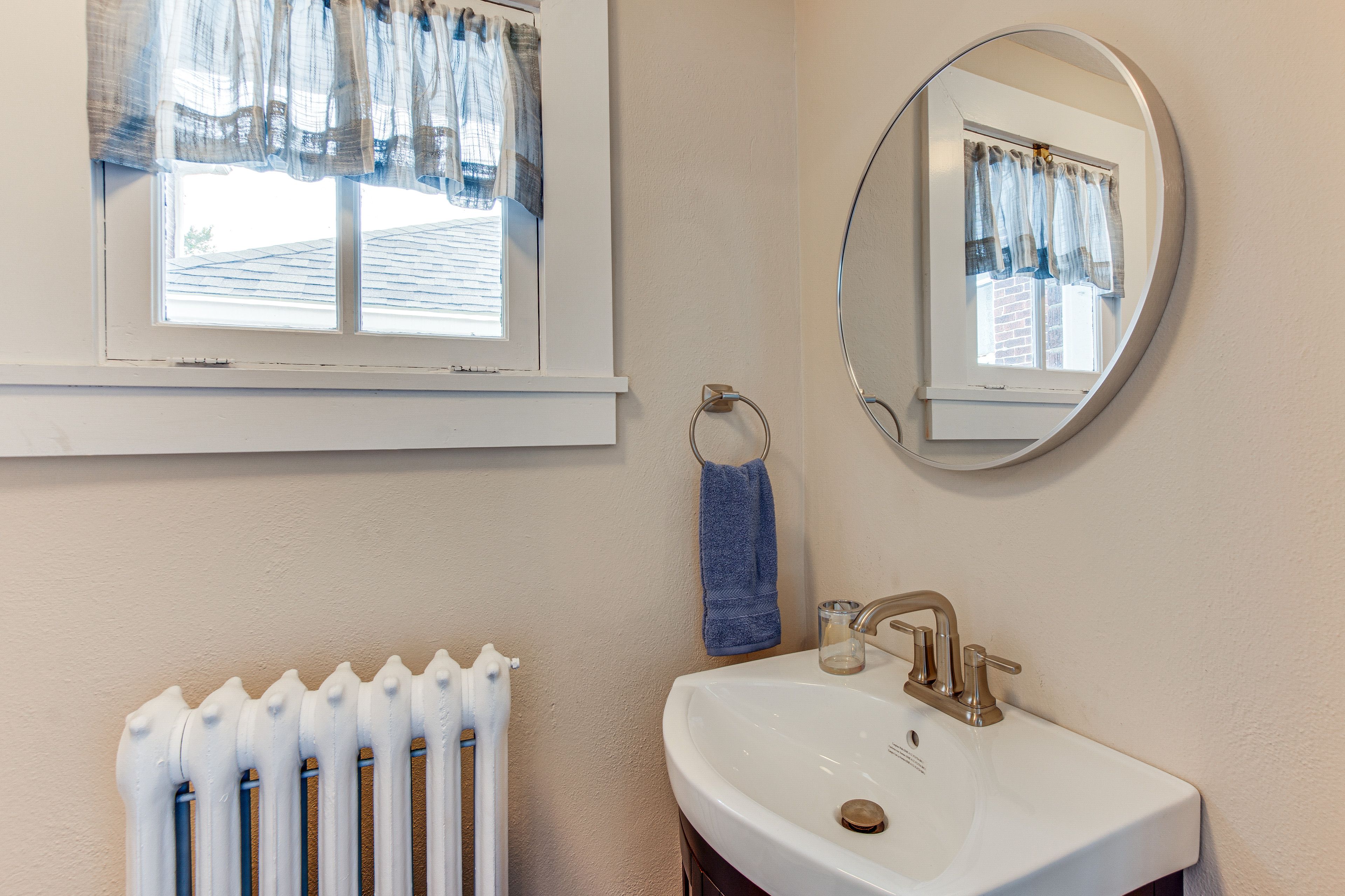 Half Bathroom | Main Level