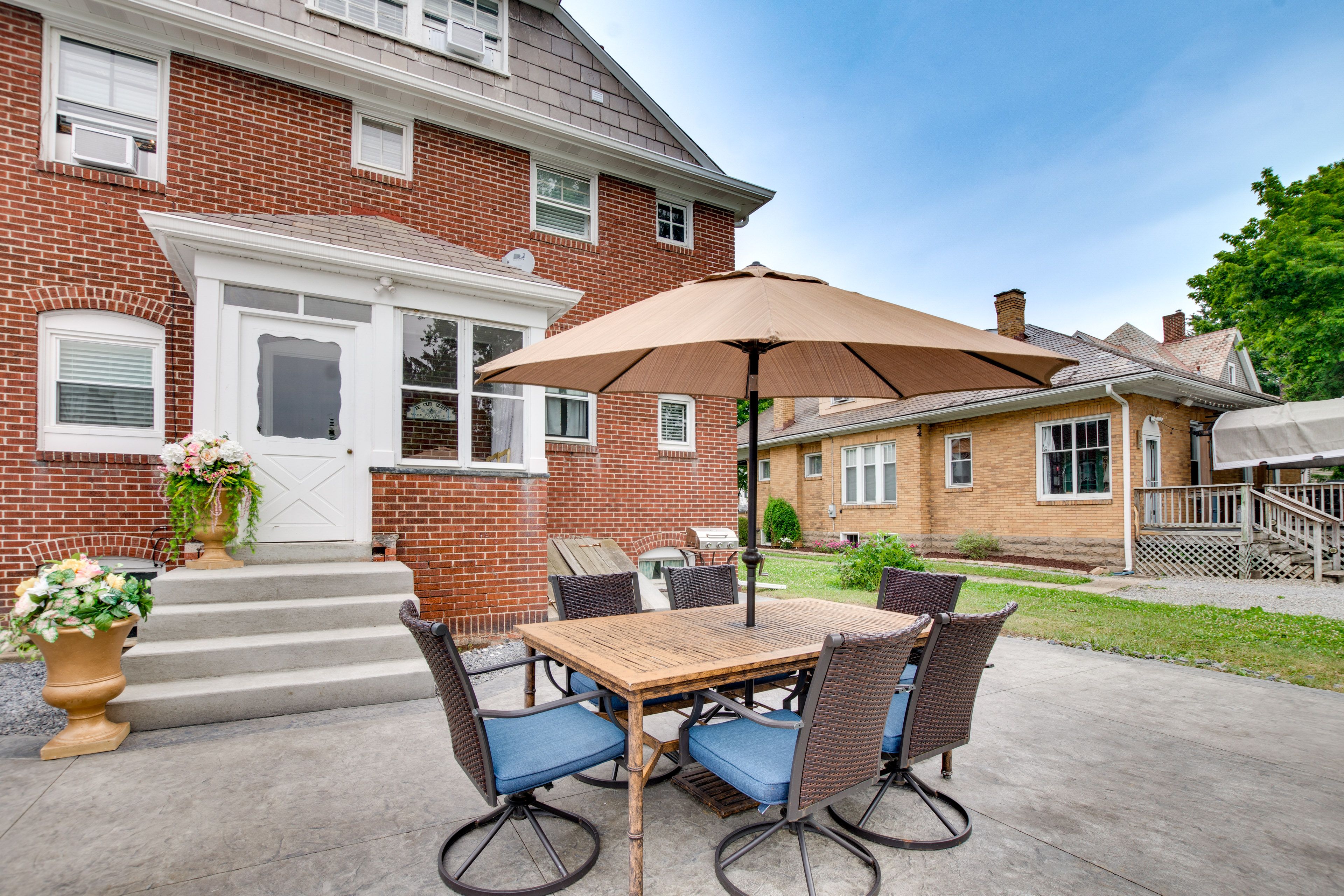Patio | Outdoor Dining Area | Grill