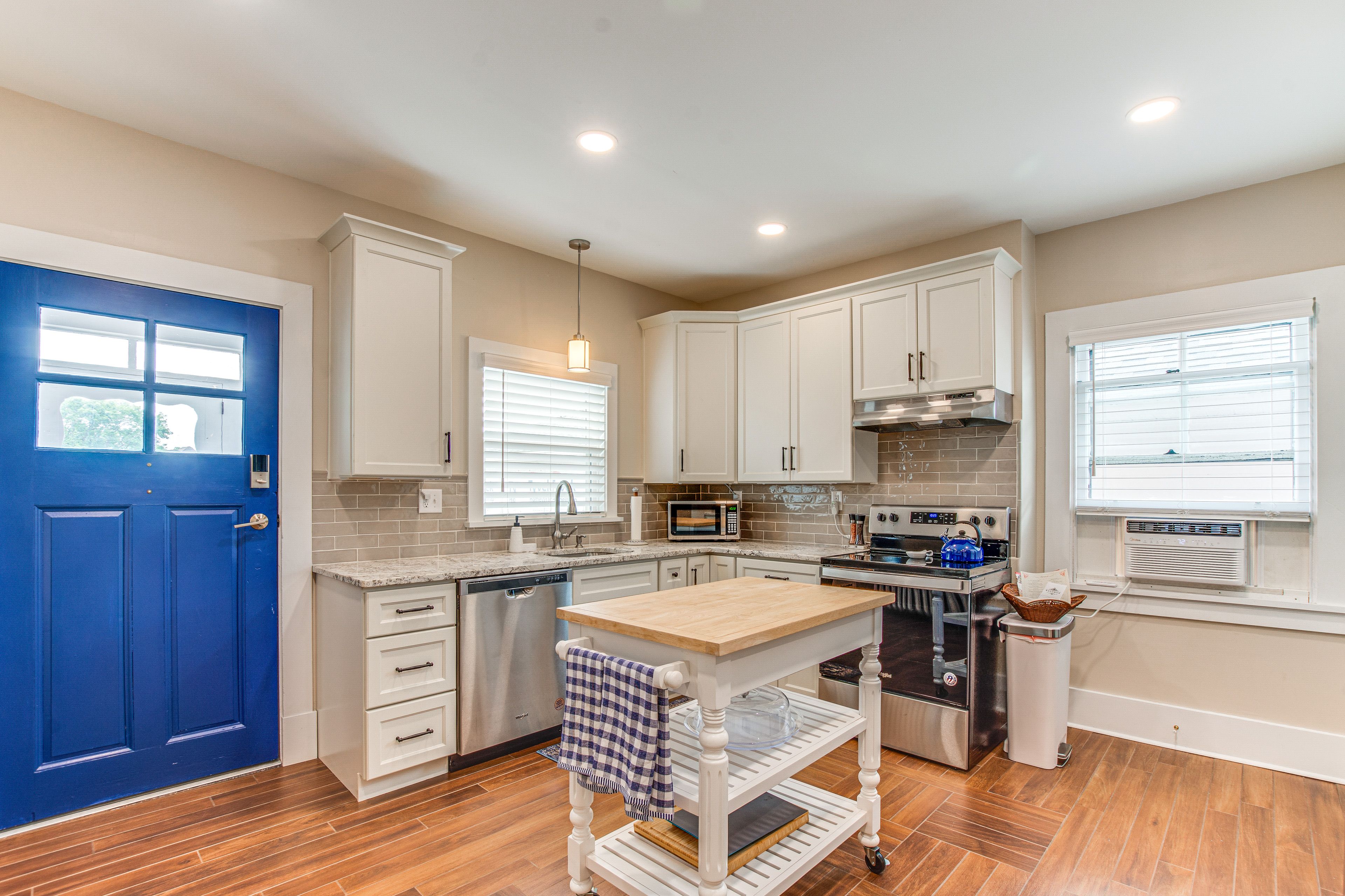Kitchen | Main Level
