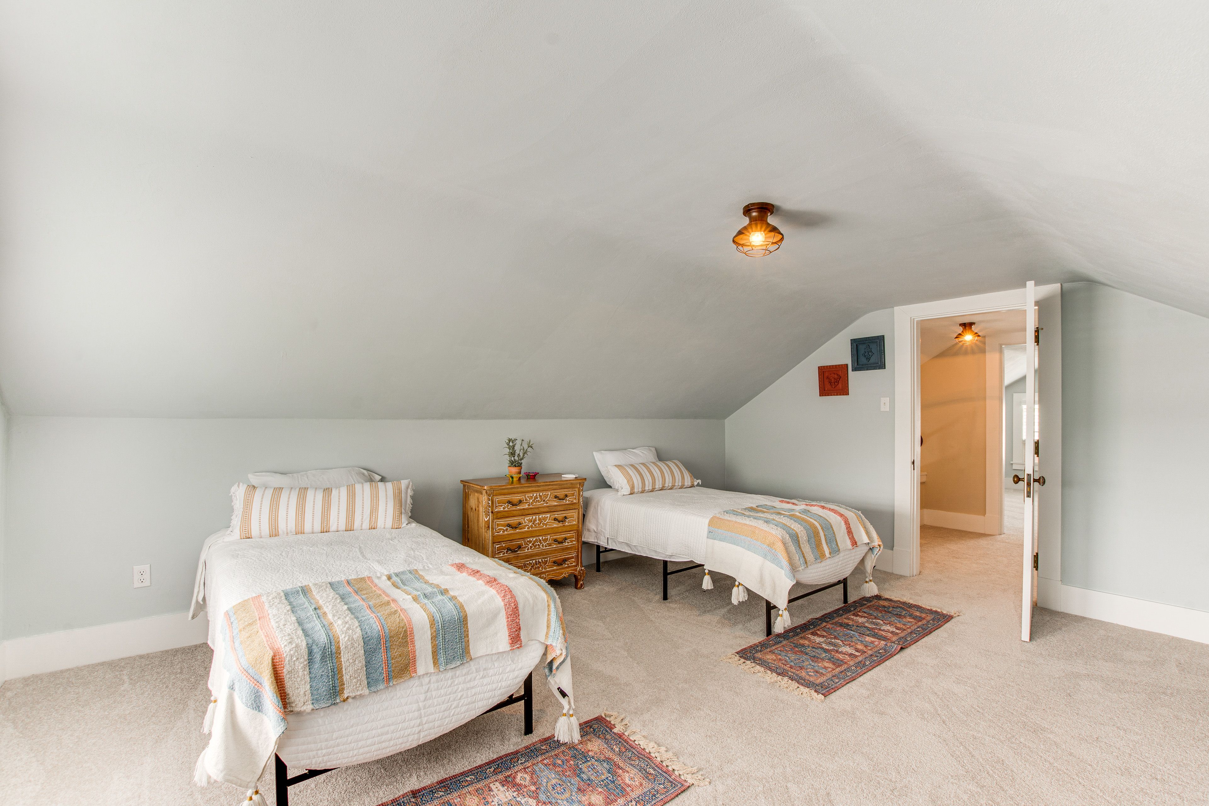 Bonus Room 2 | 2 Twin Beds | Top Level