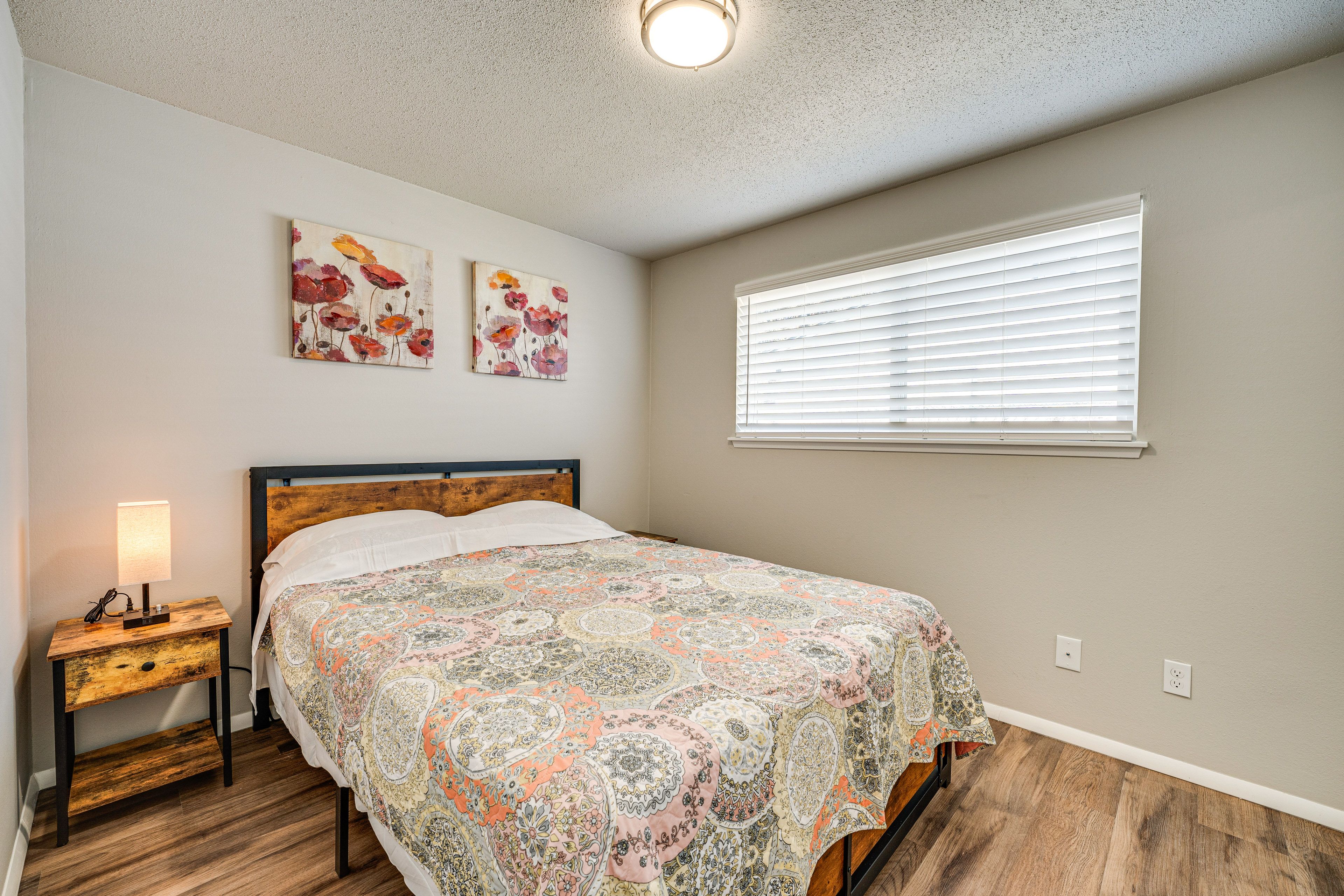 Bedroom 2 | Queen Bed