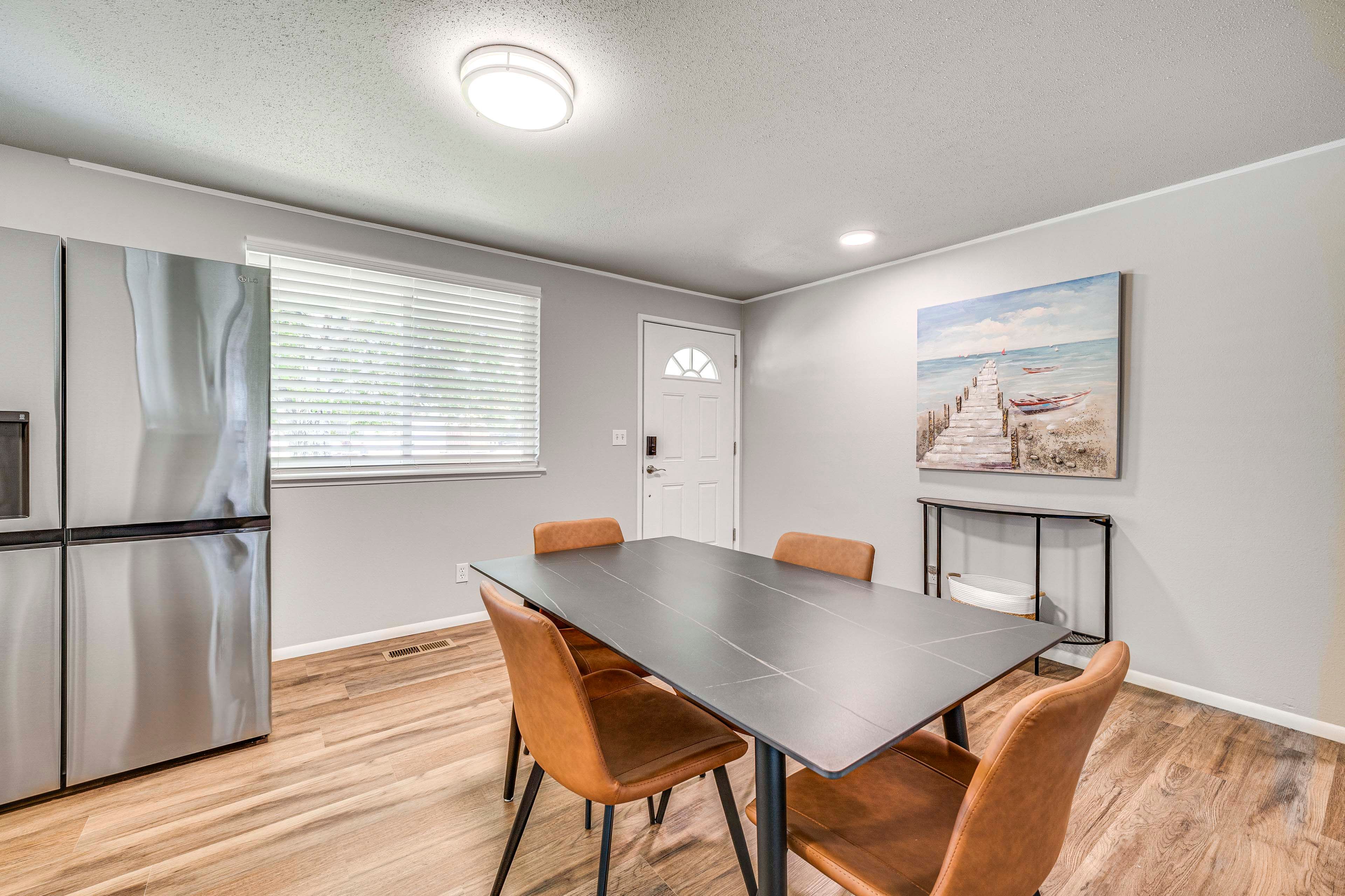 Dining | Dishware & Flatware Provided