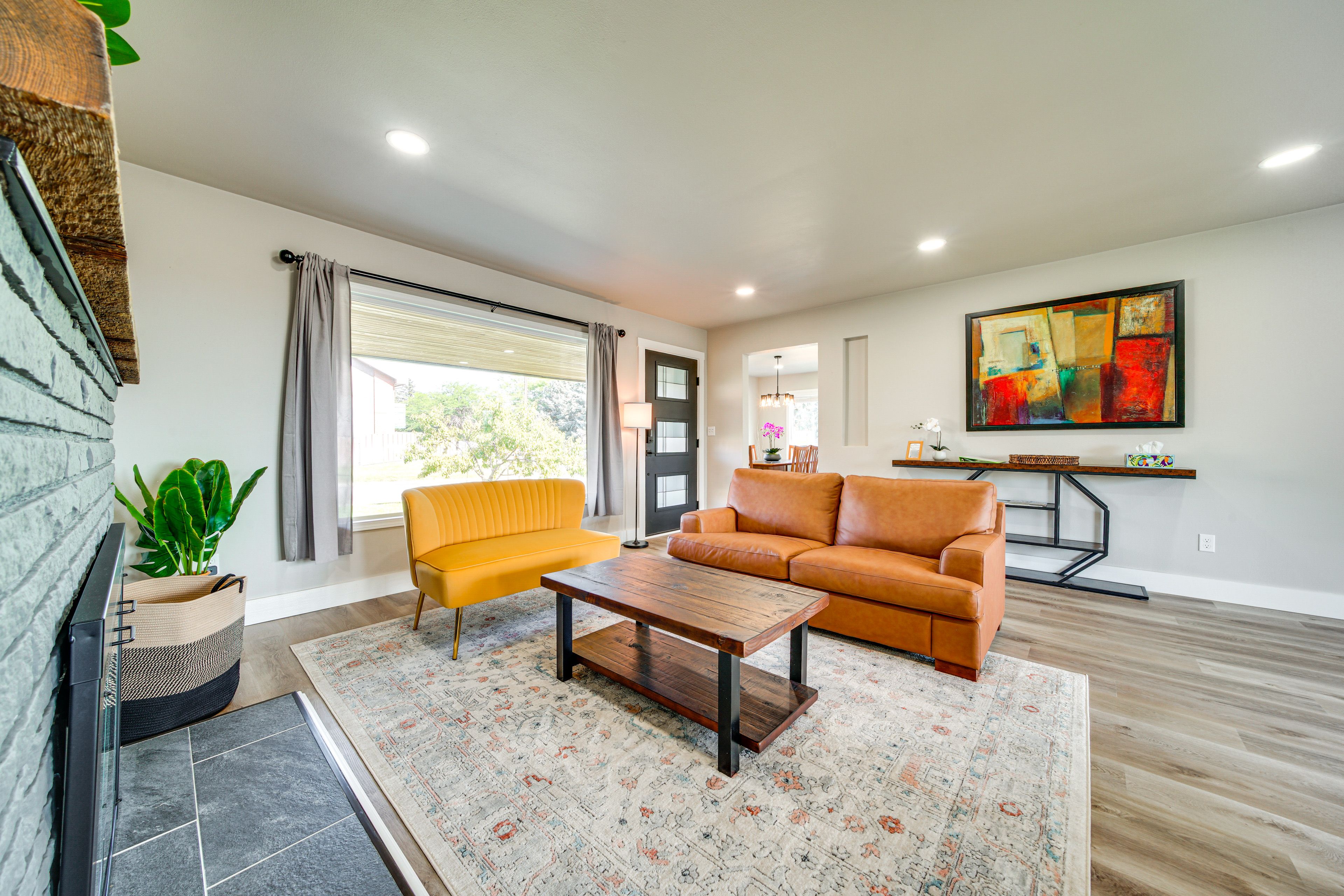 Living Room | Main Level