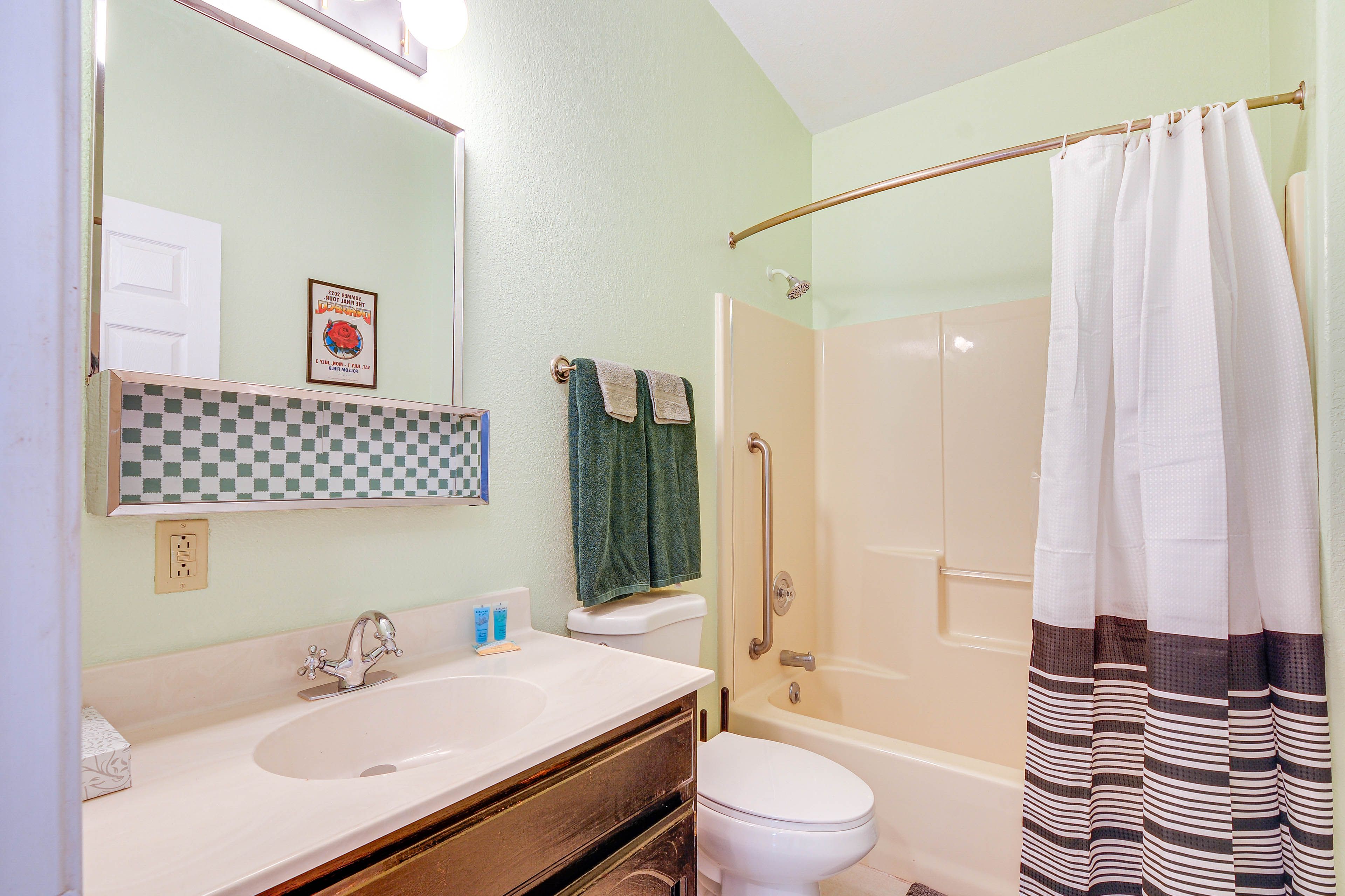 Full Bathroom