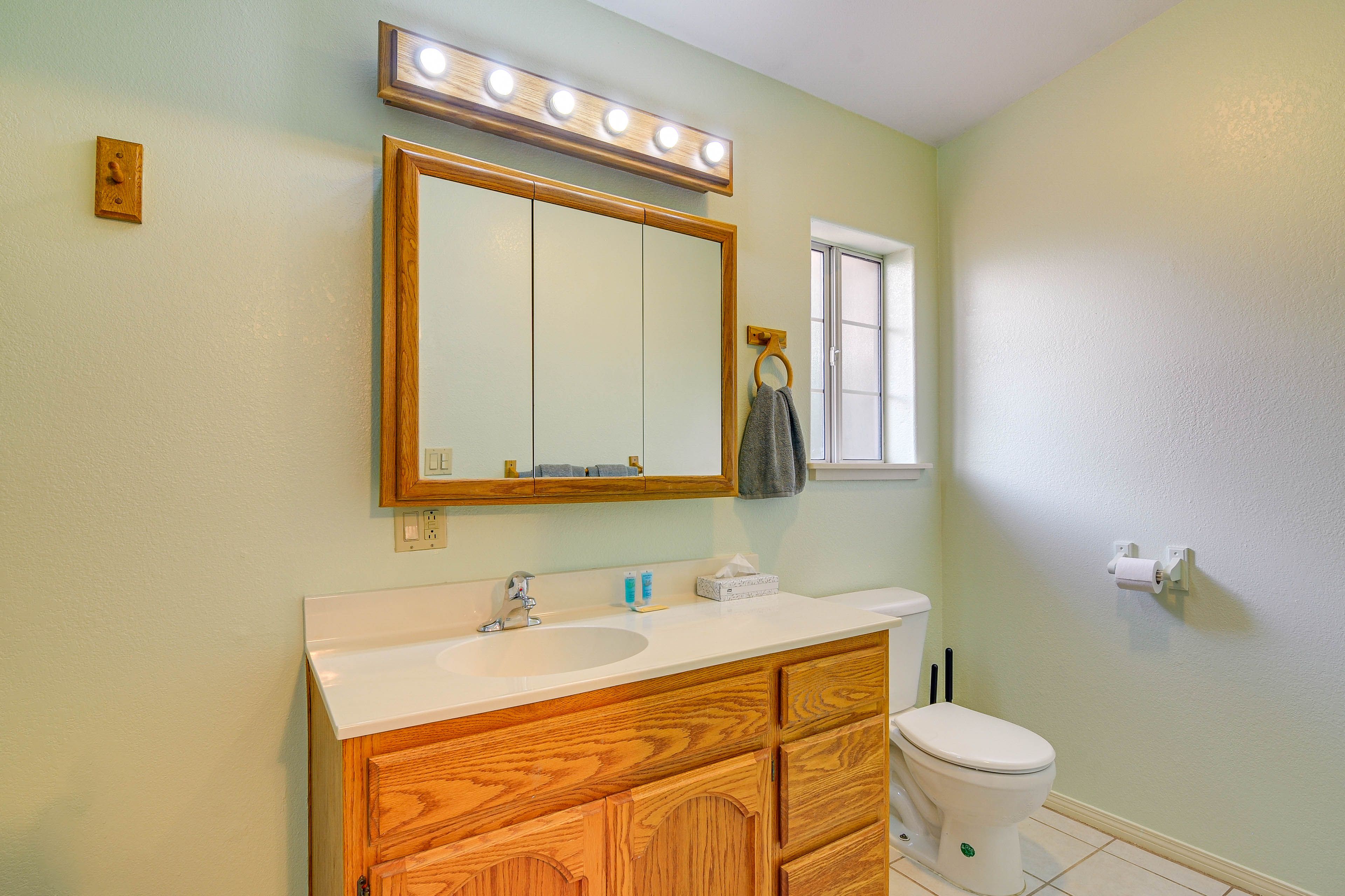 En-Suite Bathroom | Towels Provided | Complimentary Toiletries