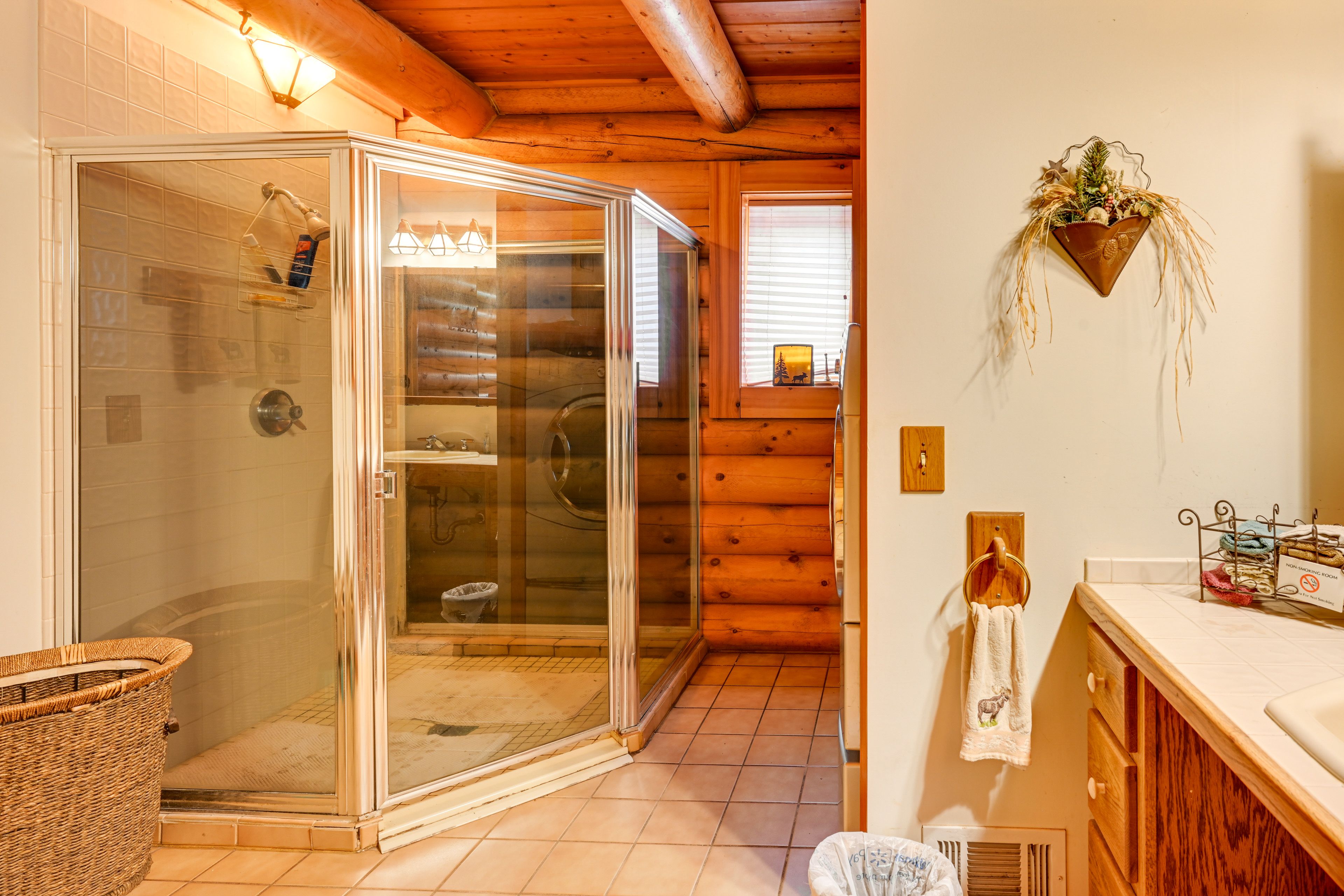 Shared En-Suite Bathroom | 1st Floor