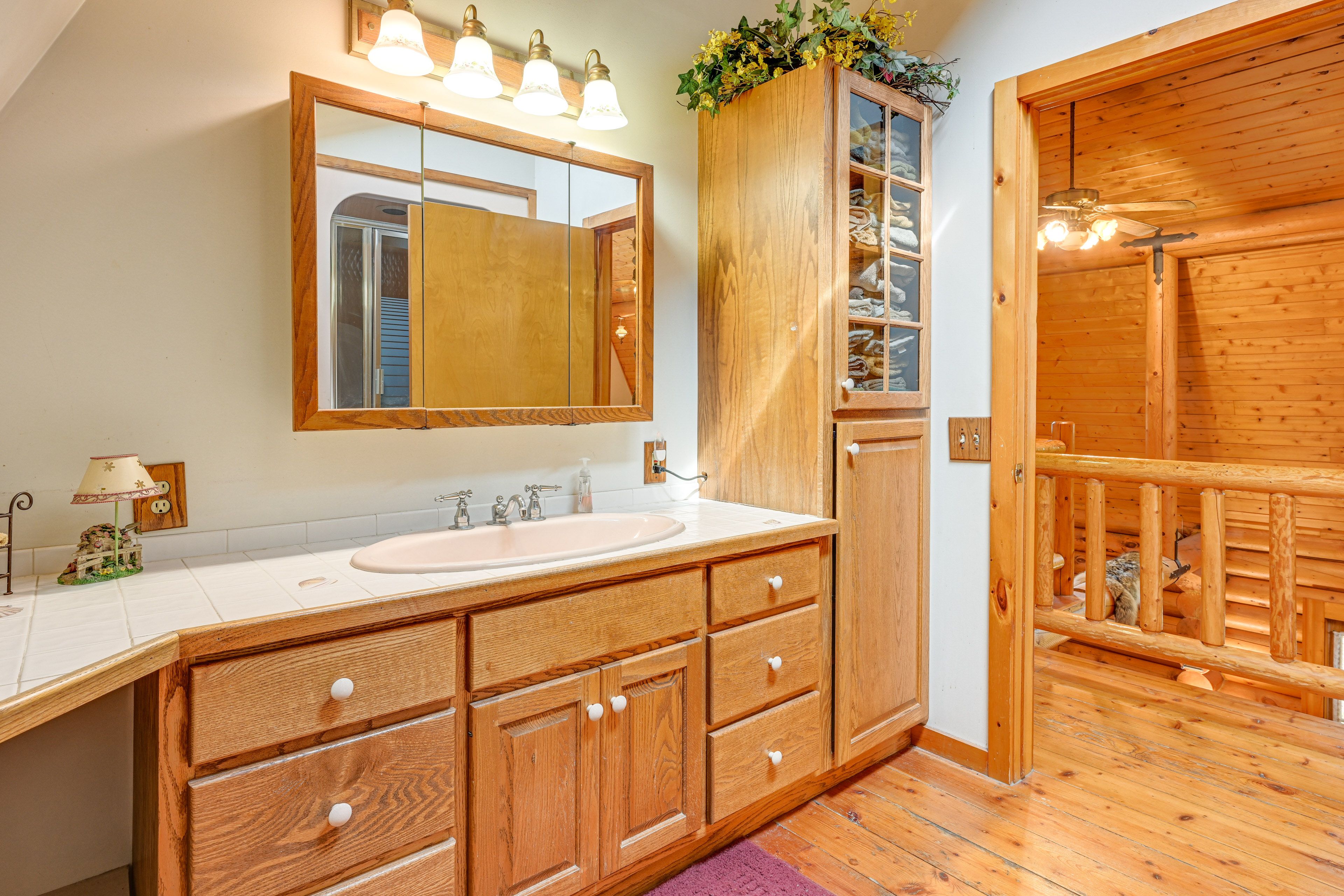 Full Bathroom | 2nd Floor