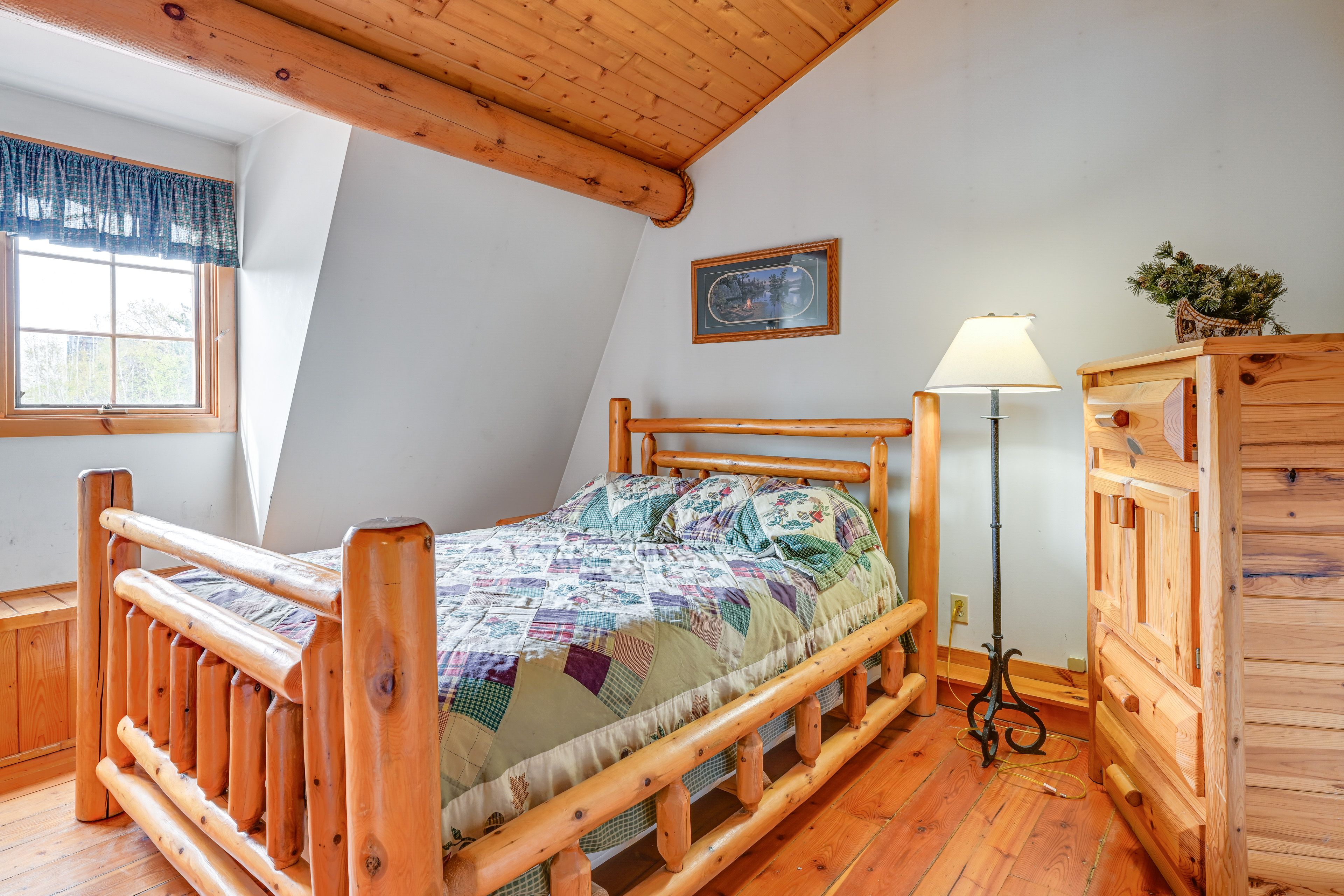 Bedroom 2 | Queen Bed | Linens Provided | 2nd Floor
