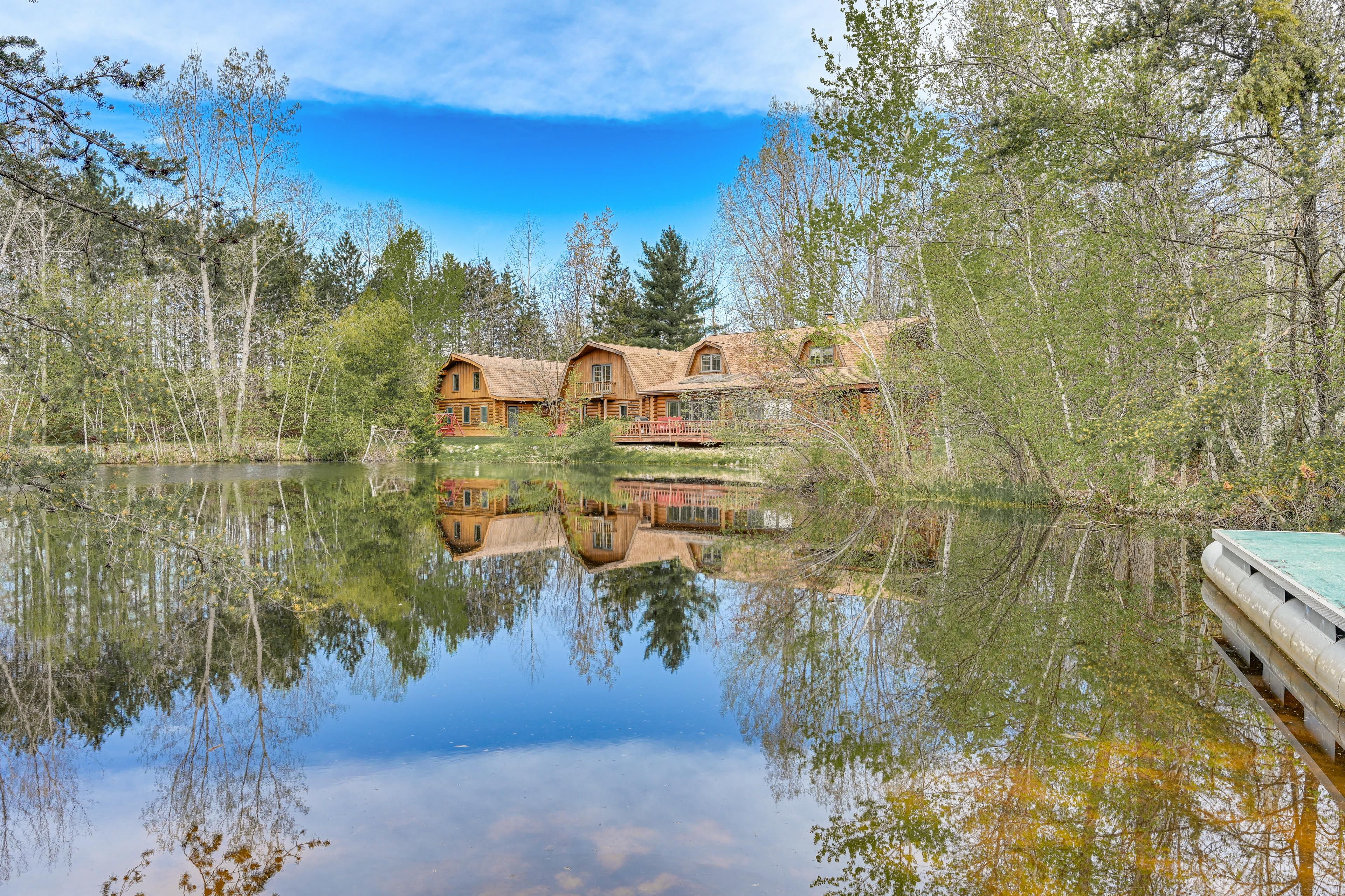 Sterling Vacation Rental | 4BR | 3BA | 4,400 Sq Ft | Step-Free Entry