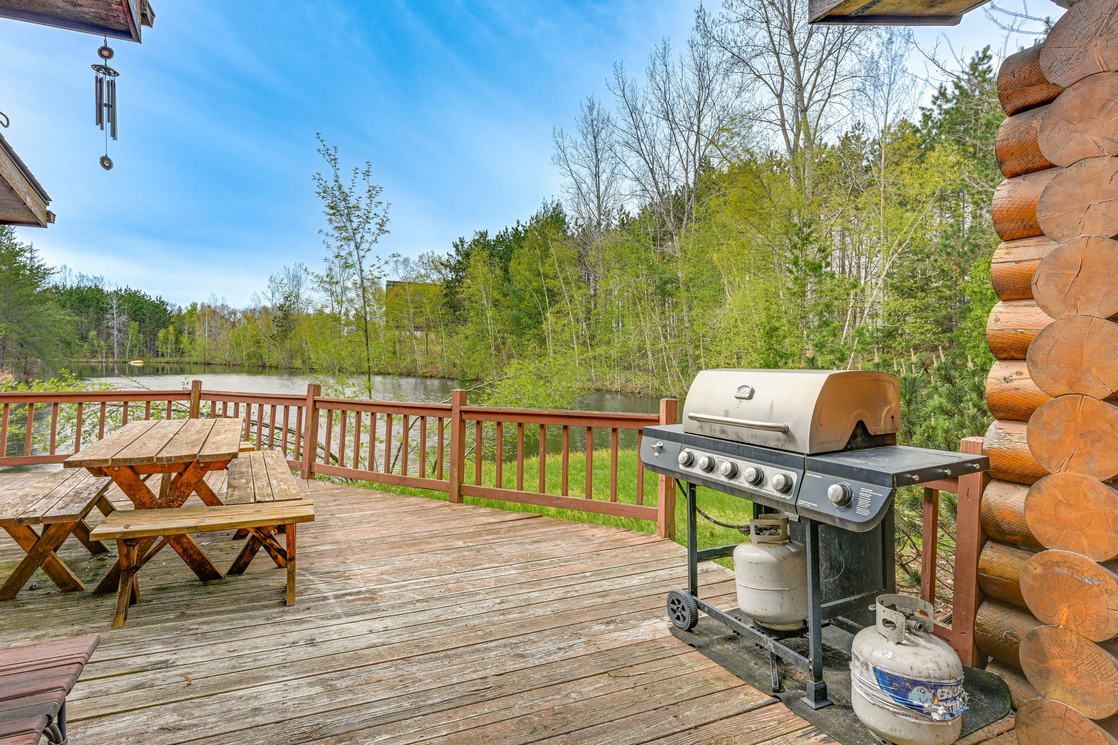 Back Deck | Gas Grill (Propane Provided) | Picnic Table