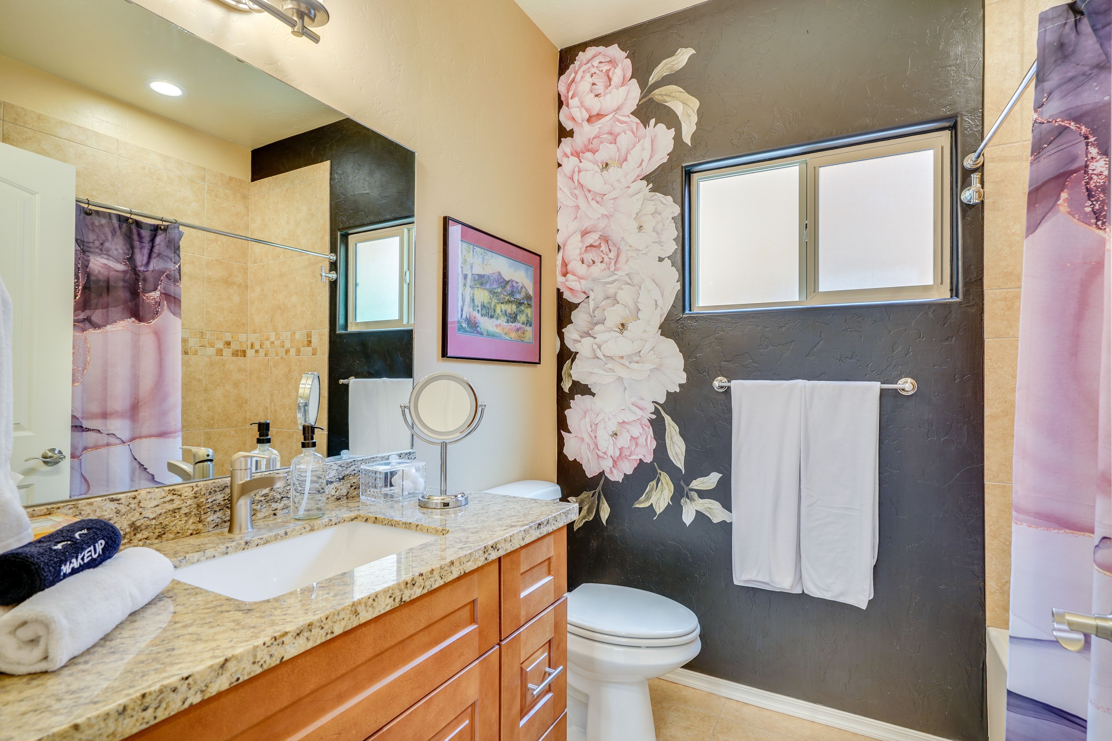 Full Bathroom | Complimentary Toiletries
