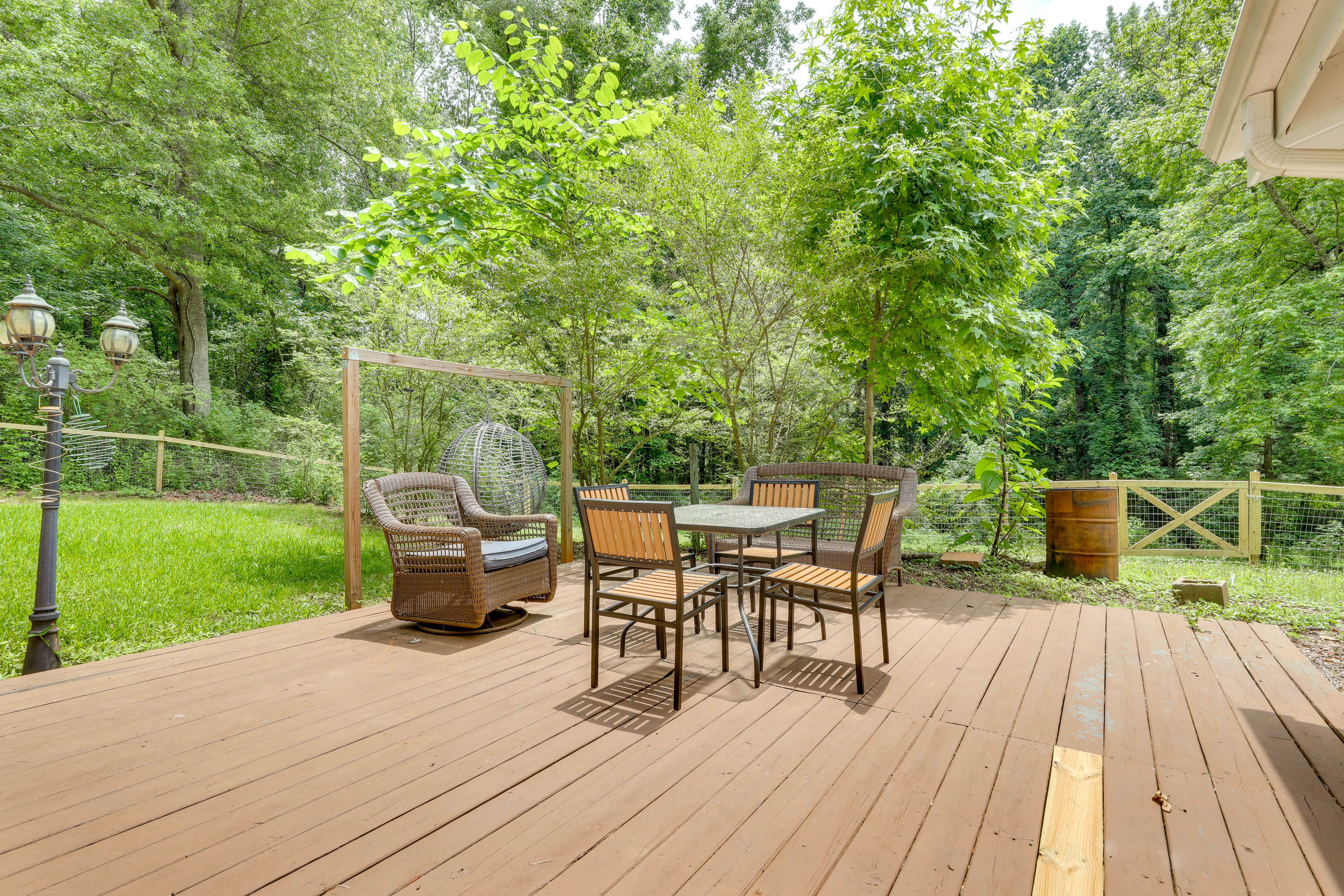 Private Yard | Patio | Outdoor Seating