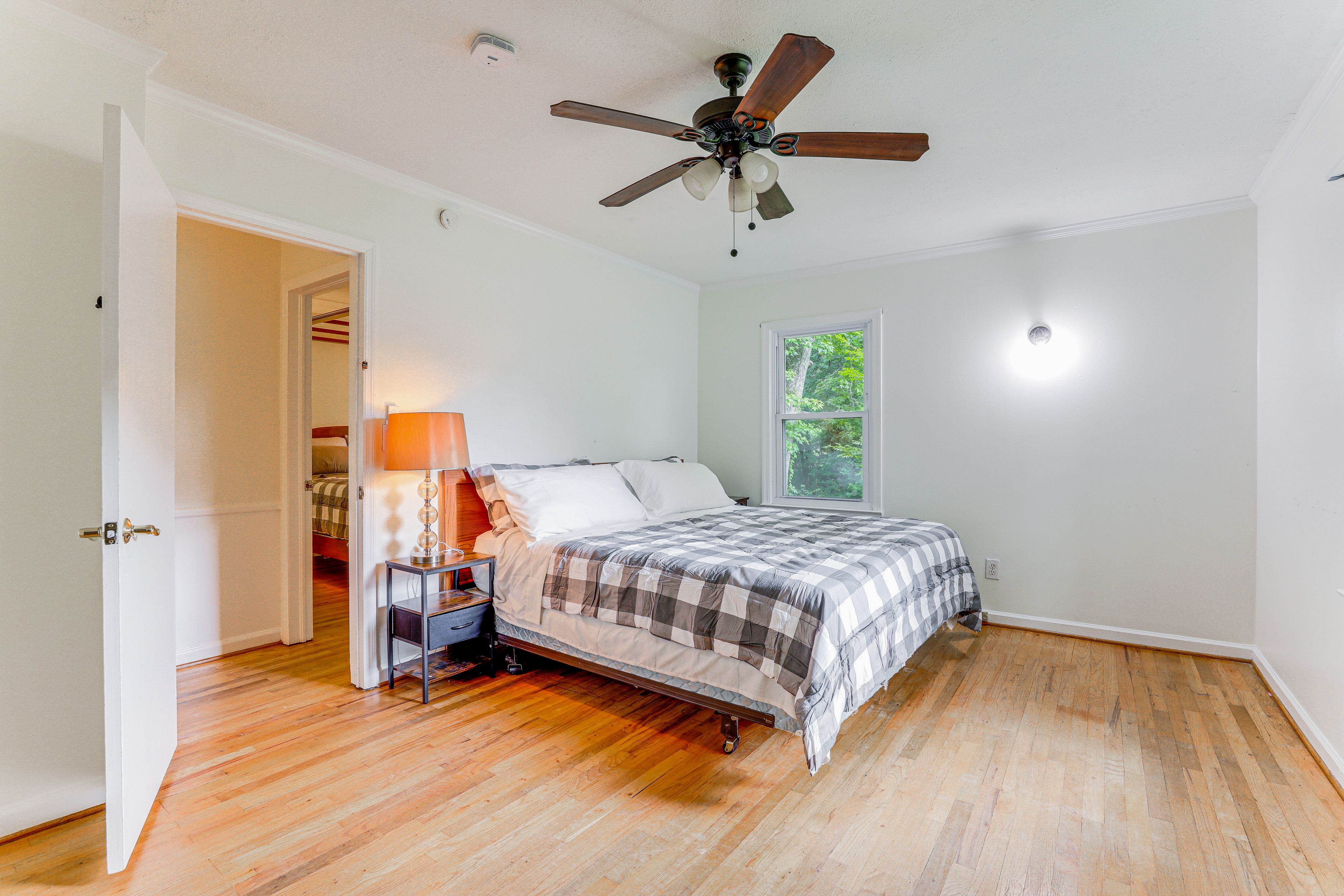 Bedroom 1 | King Bed | Linens Provided