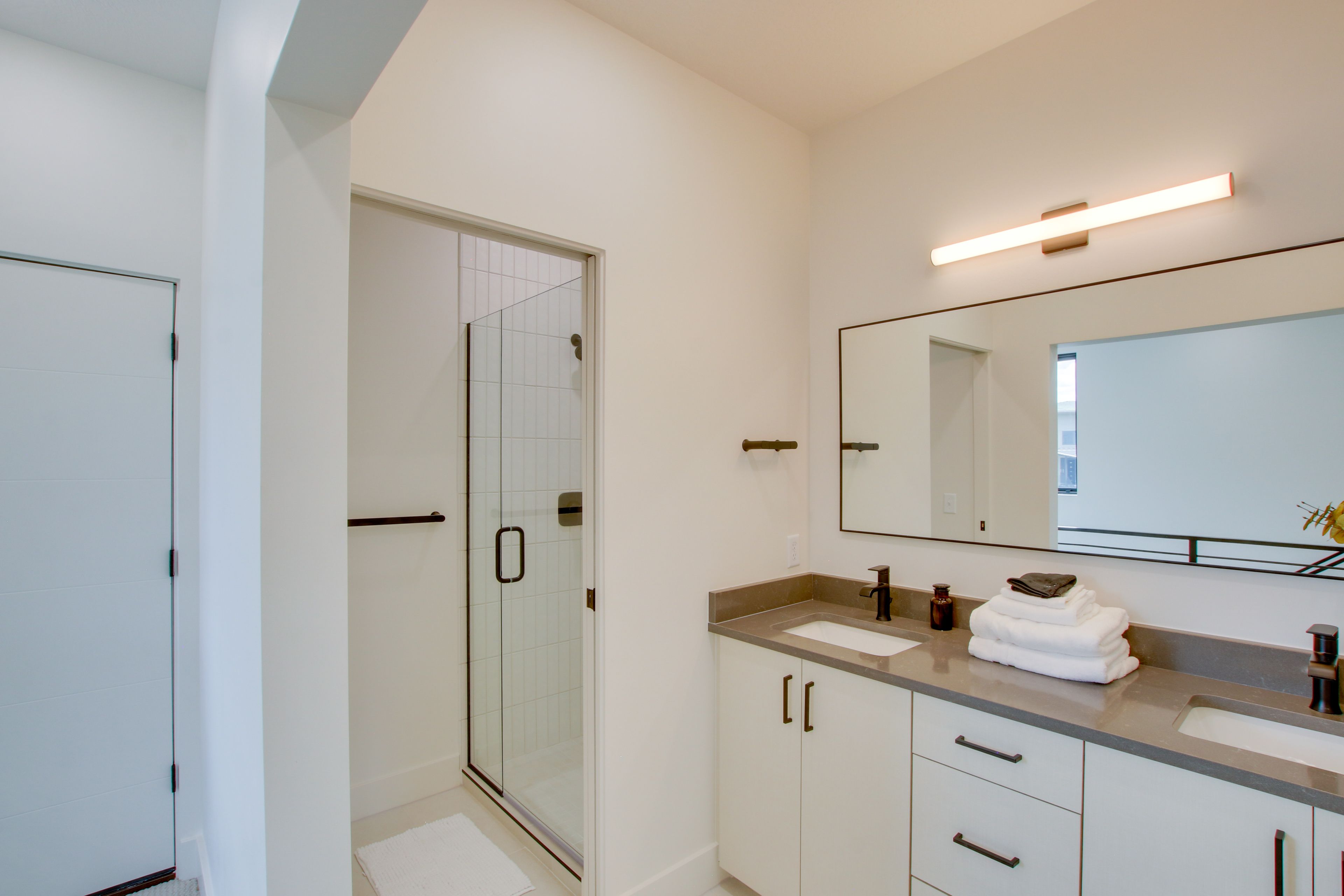 Full Bathroom | 2nd Floor