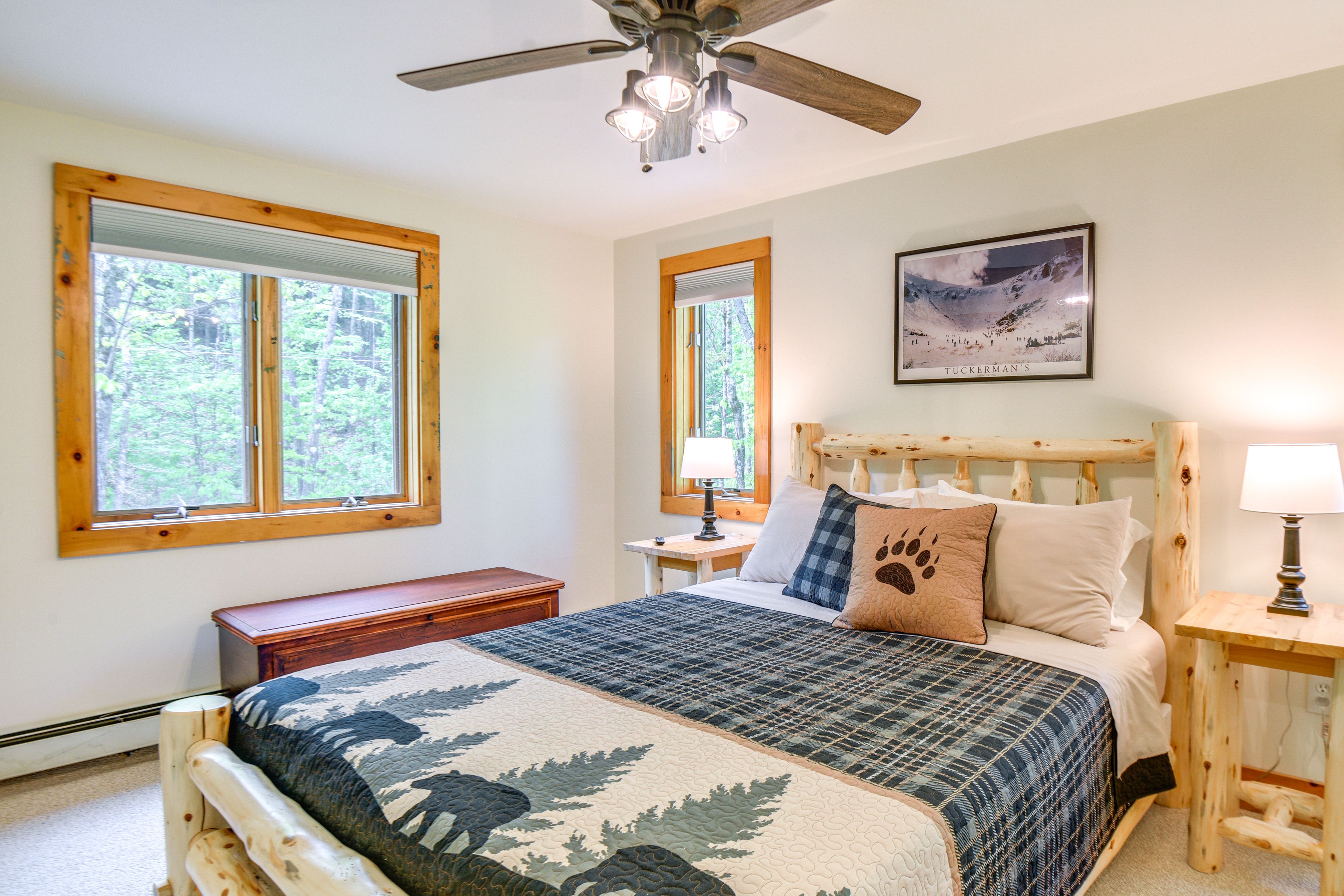 Bedroom 2 | Queen Bed | Smart TV | Upper Level
