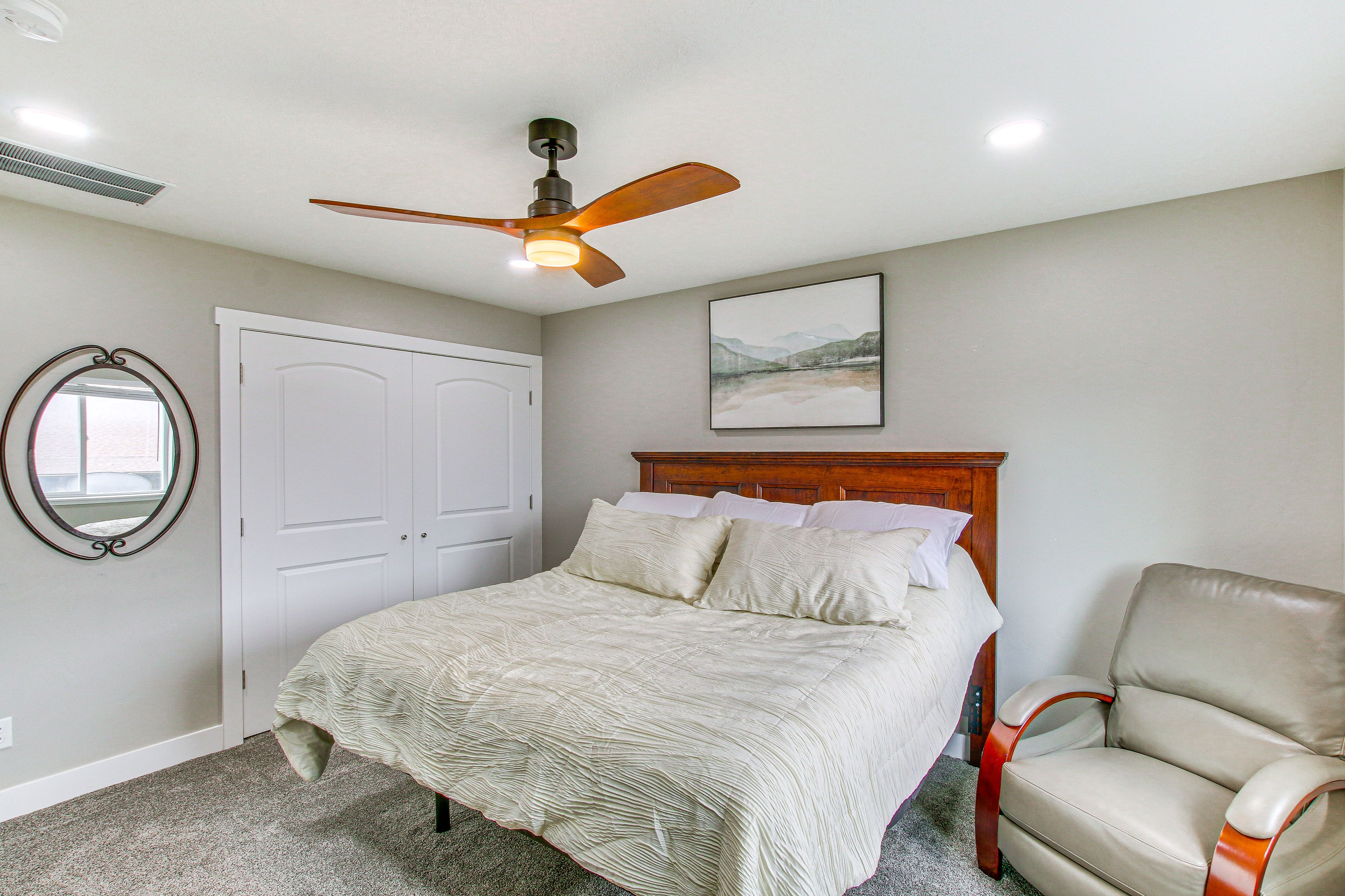Bedroom 2 | 2nd Floor | King Bed | Smart TV | Walk-In Closet | Ceiling Fans