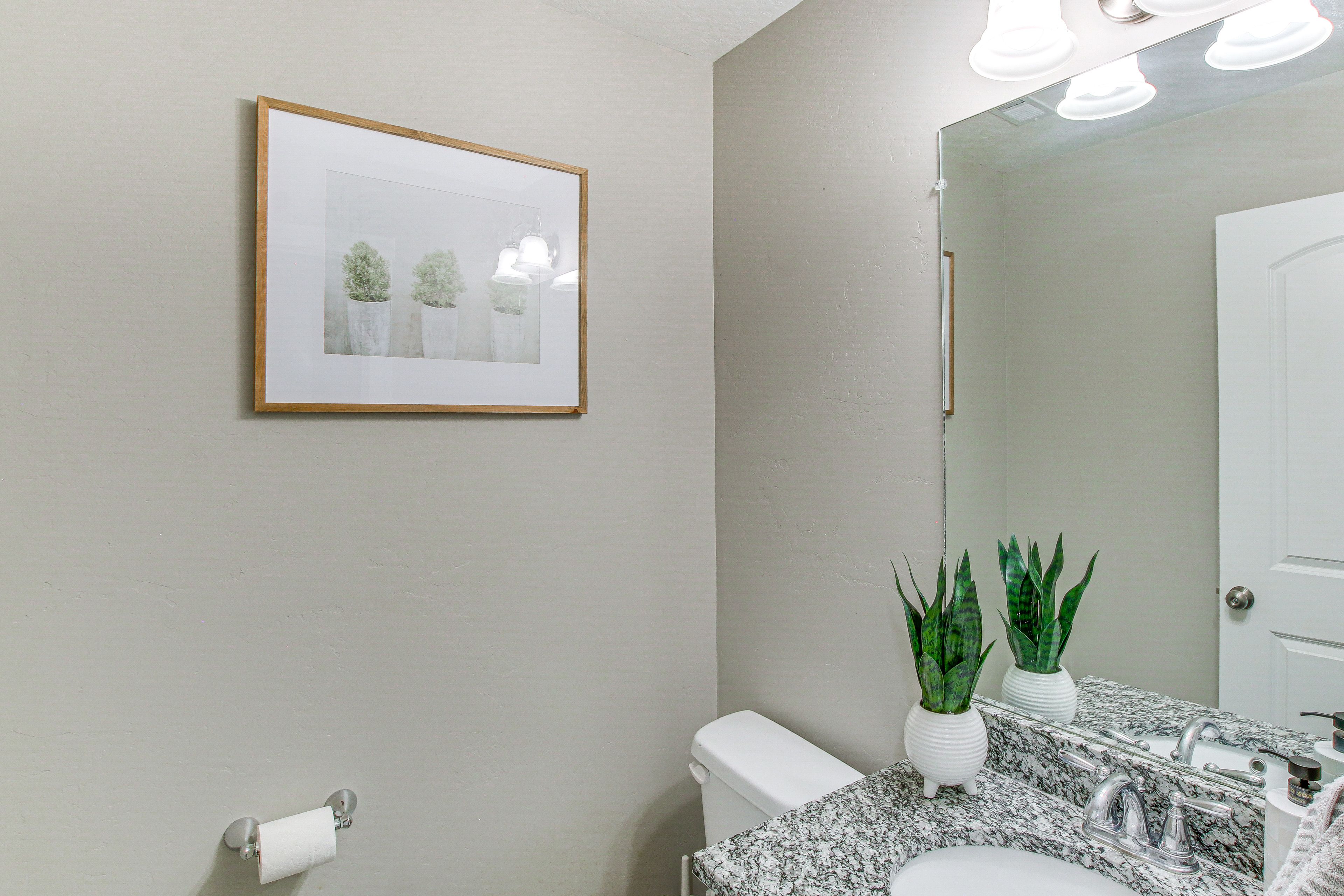 Half Bathroom | 1st Floor | Complimentary Toiletries