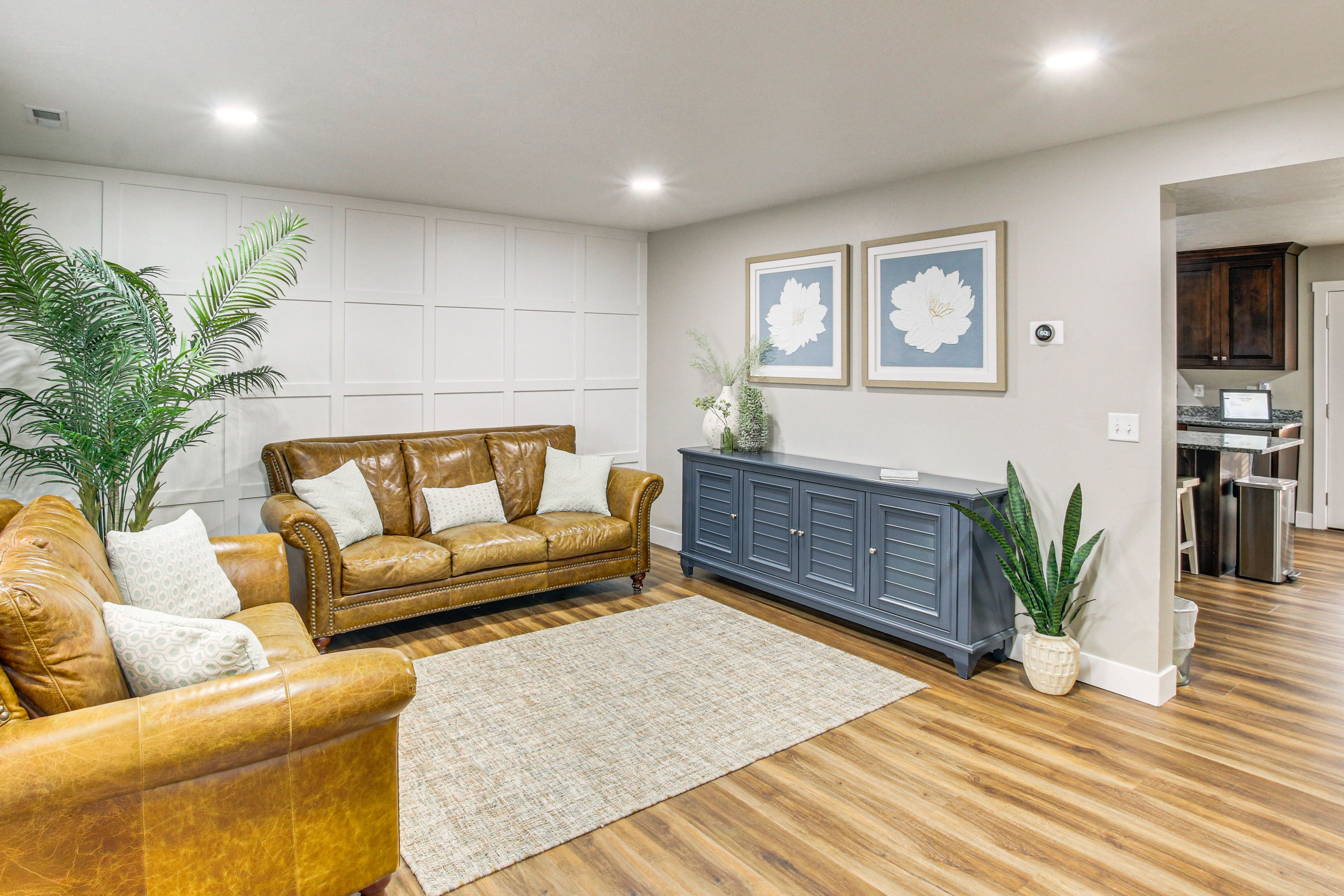 Living Room | 1st Floor | Central Heating & A/C | Free WiFi