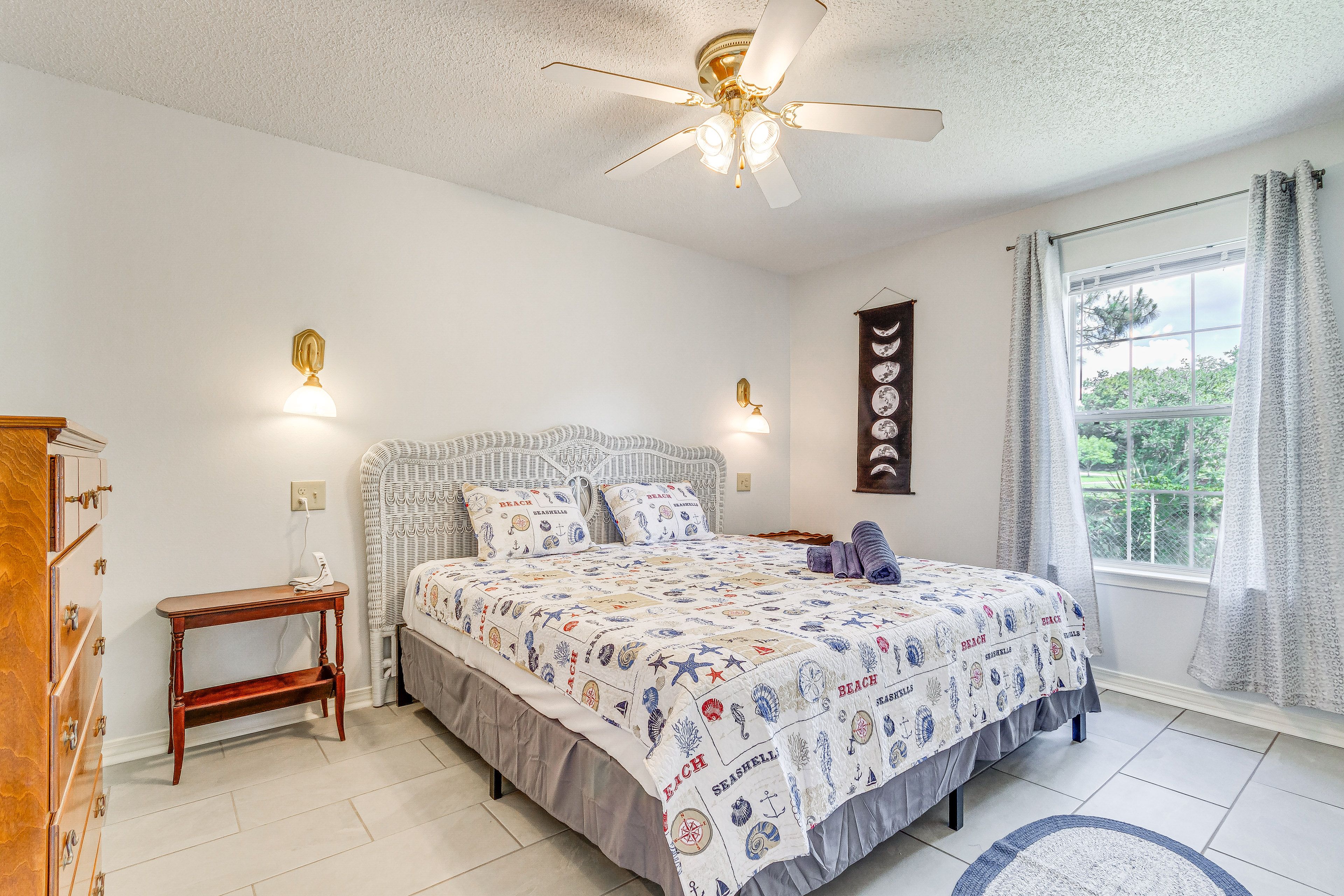 Bedroom 1 | King Bed