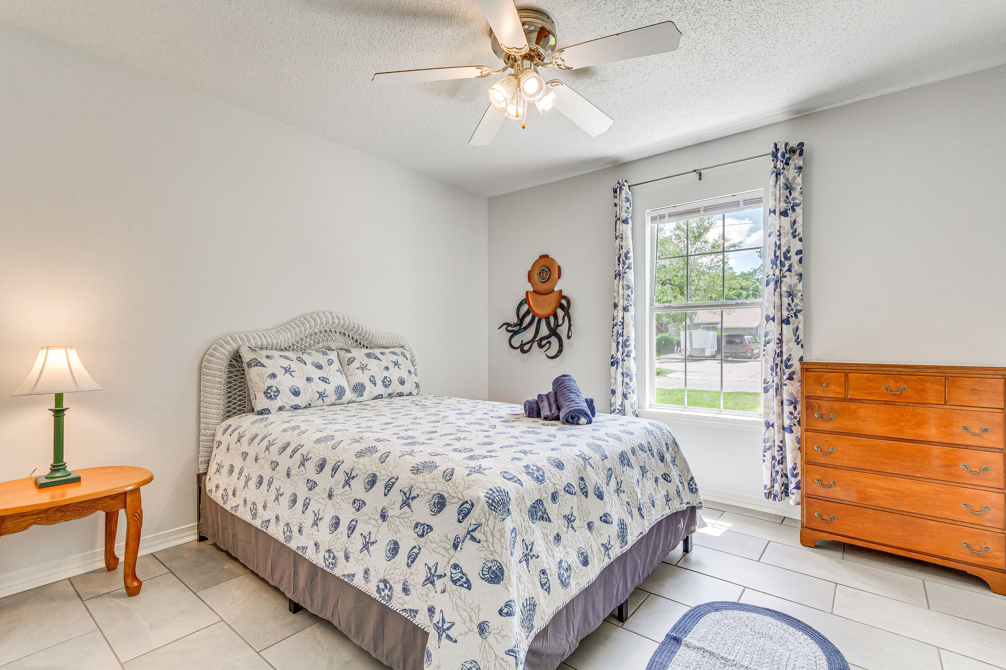 Bedroom 3 | Queen Bed