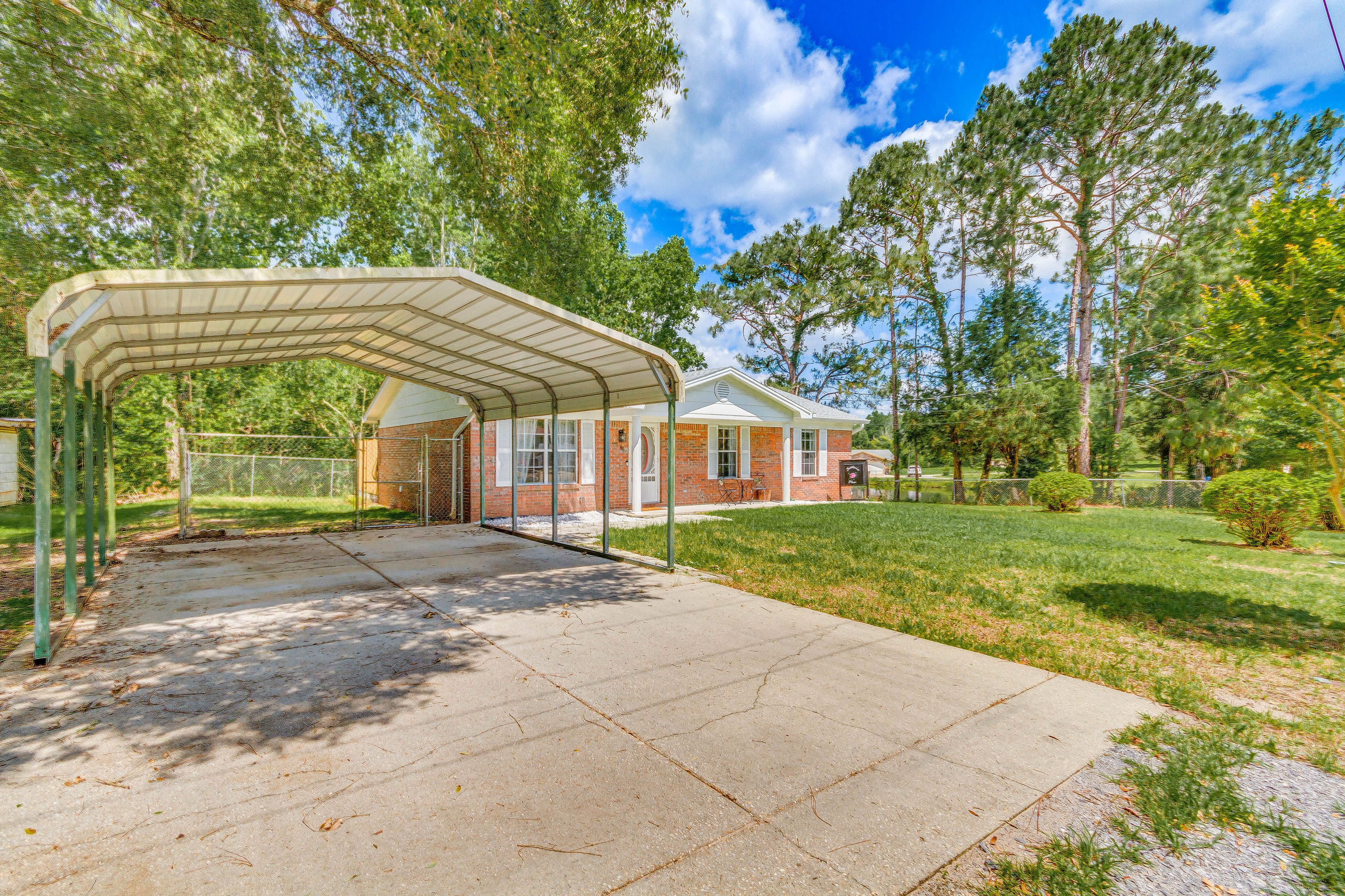 Parking | Carport (2 Vehicles) | Driveway (2 Vehicles)