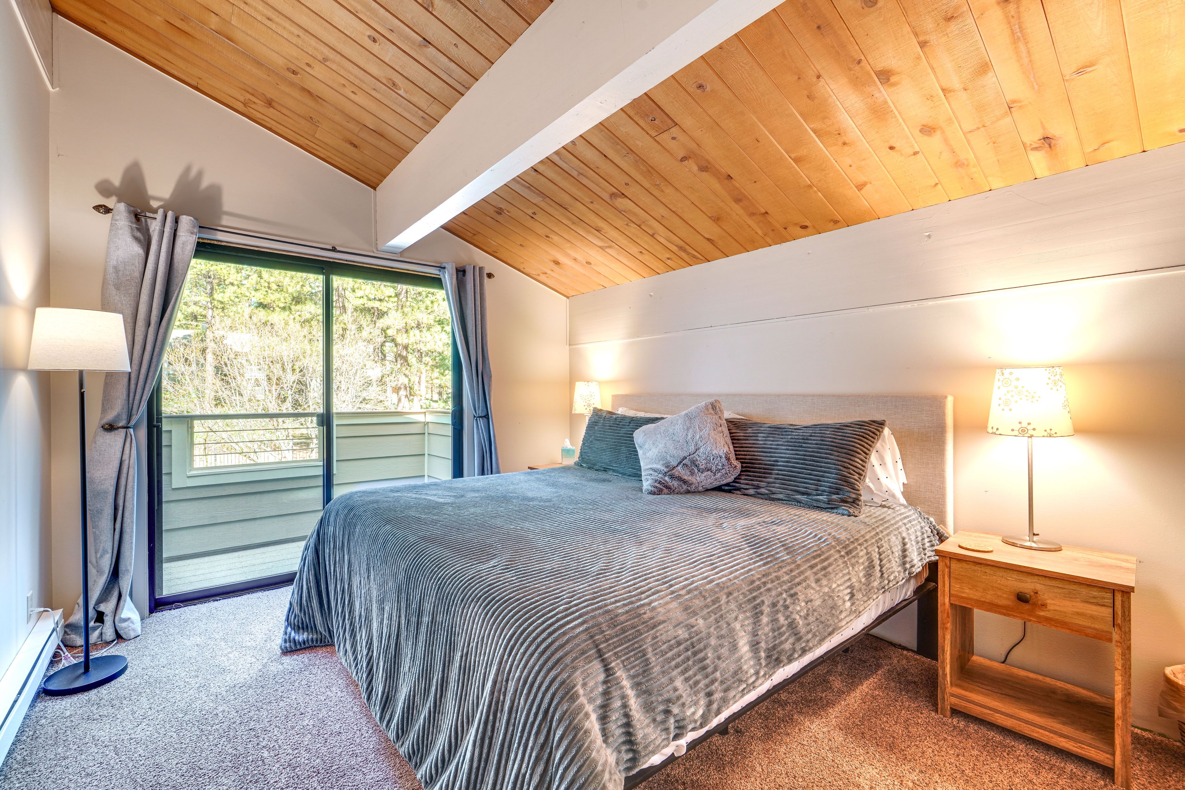Bedroom 2 | King Bed | 2nd Floor