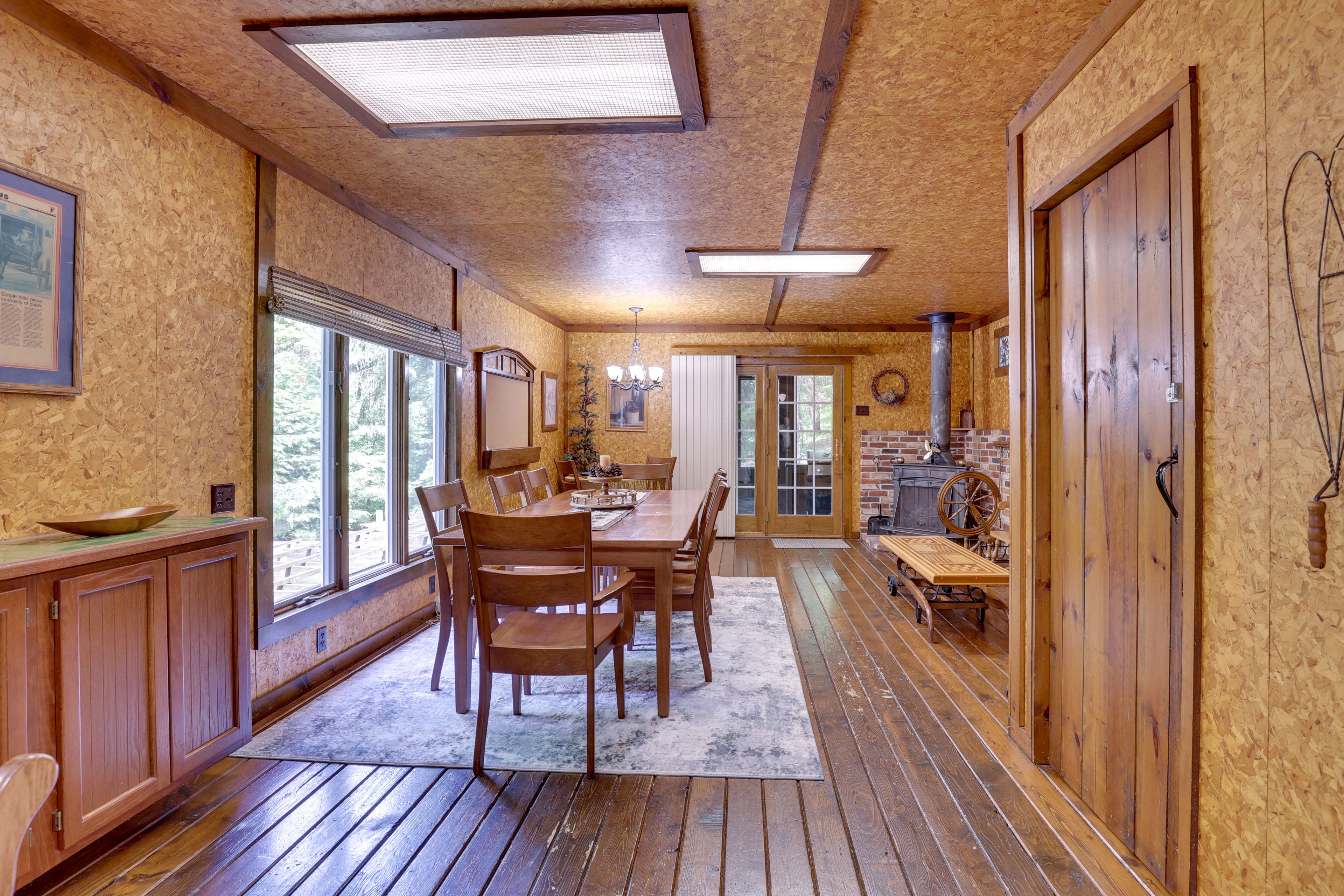Dining Area | Dishware/Flatware Provided | Main Level
